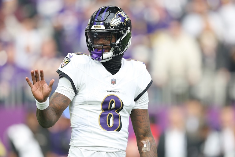 Lamar Jackson #8 of the Baltimore Ravens reacts during the first quarter in the game against the Minnesota Vikings at U.S. Bank Stadium on November 09, 2025 in Minneapolis, Minnesota.