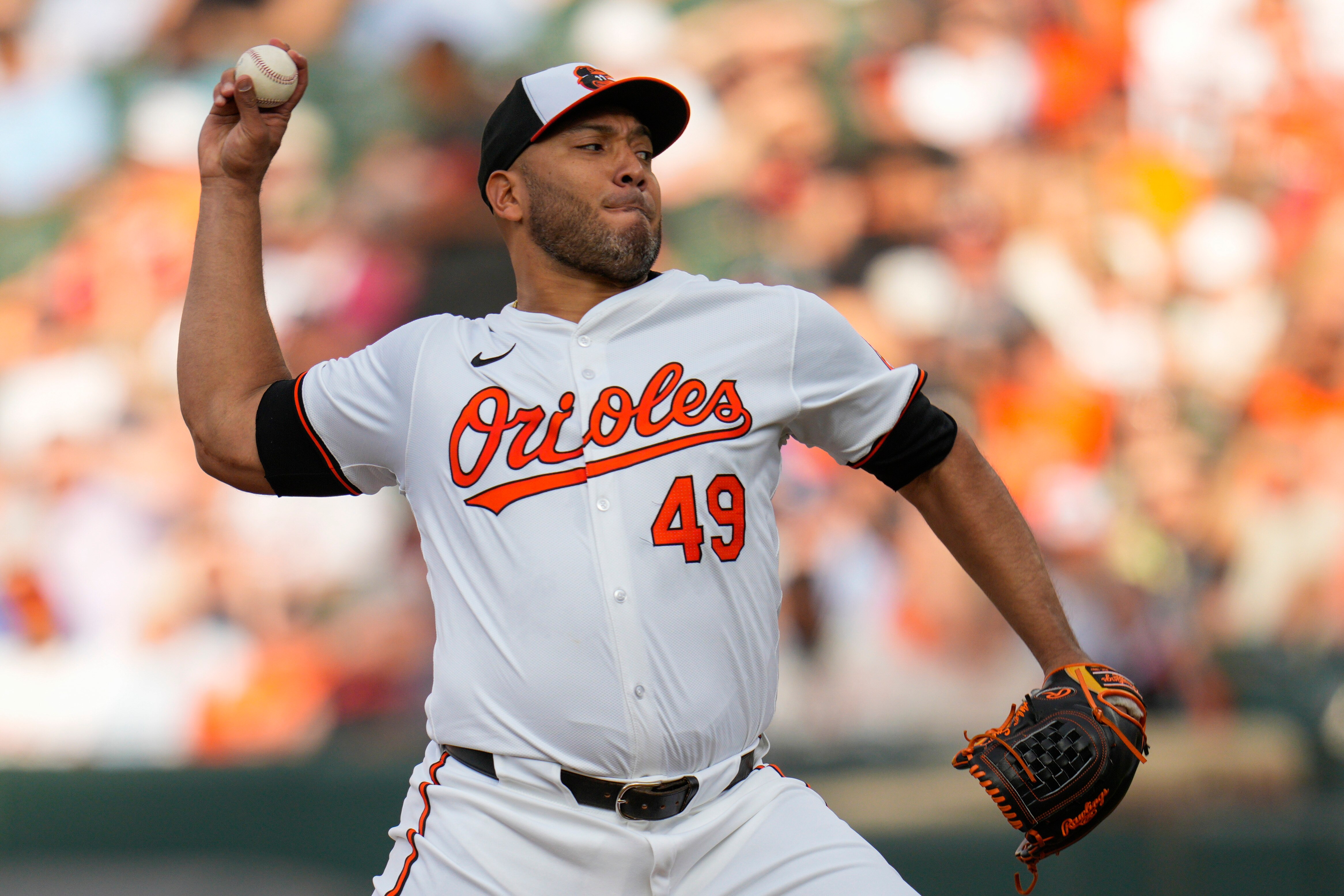 Baltimore Orioles starting pitcher Albert Suárez throws to the Atlanta Braves during the second inning Tuesday. (AP Photo/Jess Rapfogel)