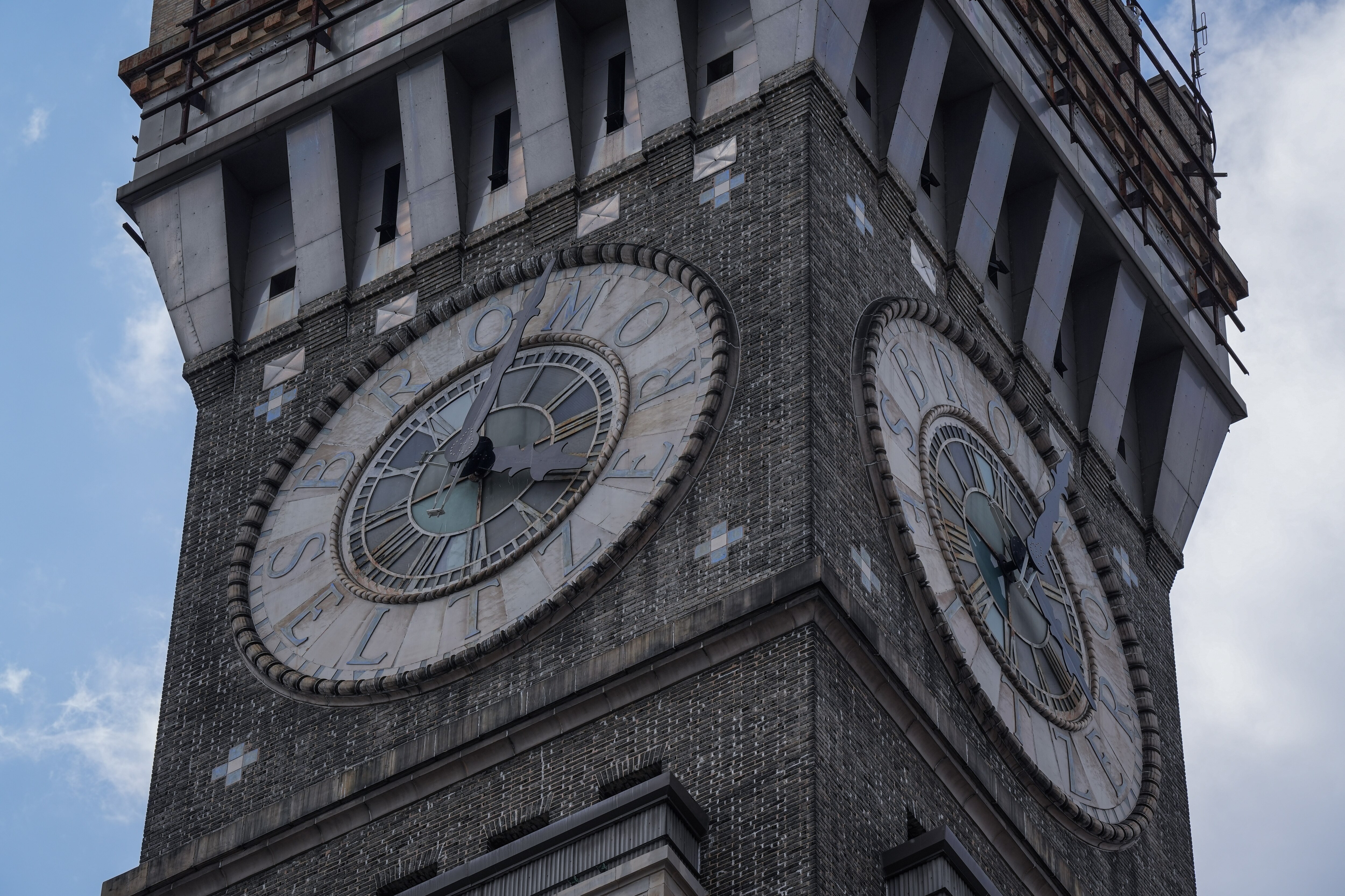 6/8/22—Exterior of the Bromo Seltzer Arts Tower.
