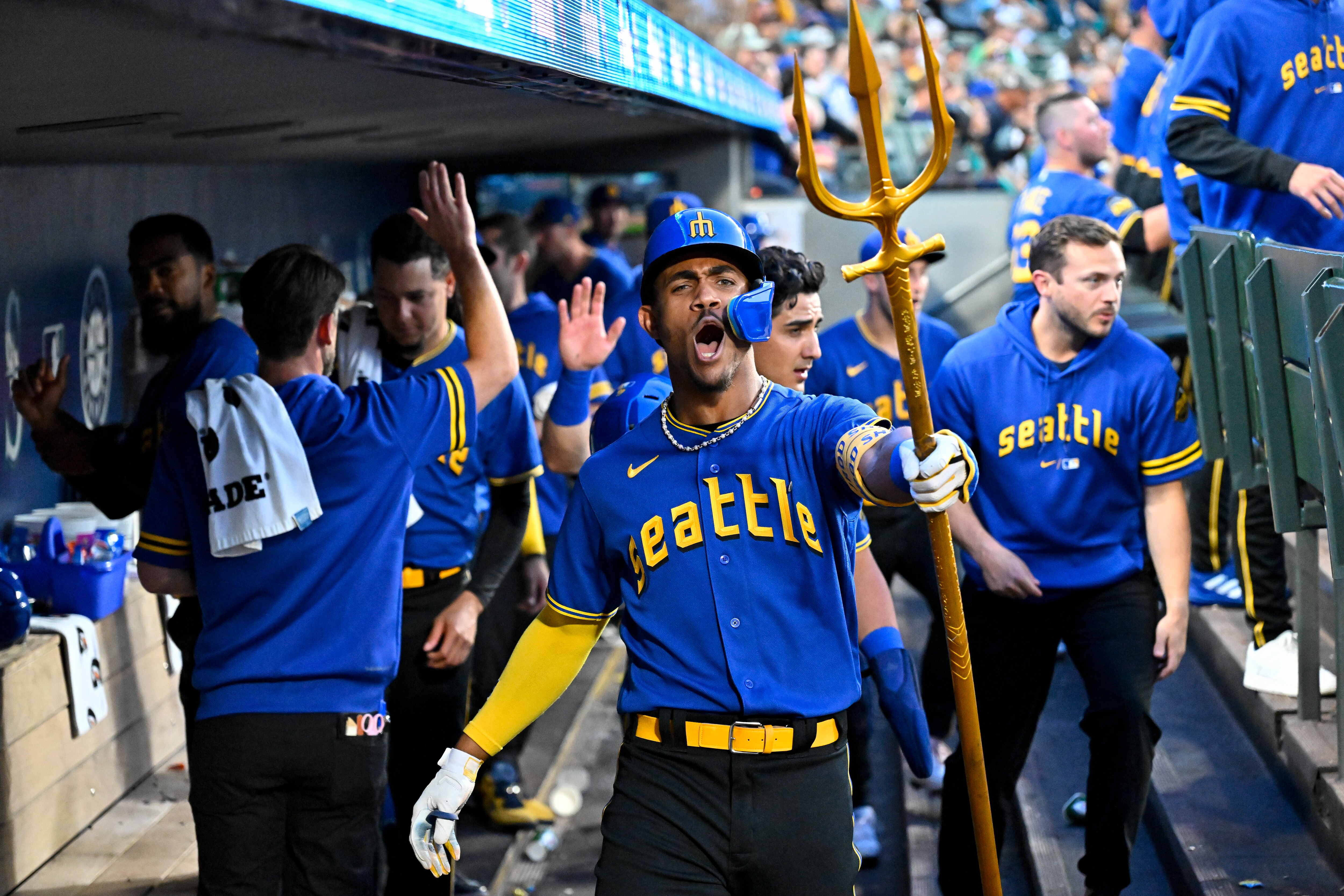 Julio Rodrīguez hit a three-run home run during a five-run fourth inning that carried the Mariners to victory.