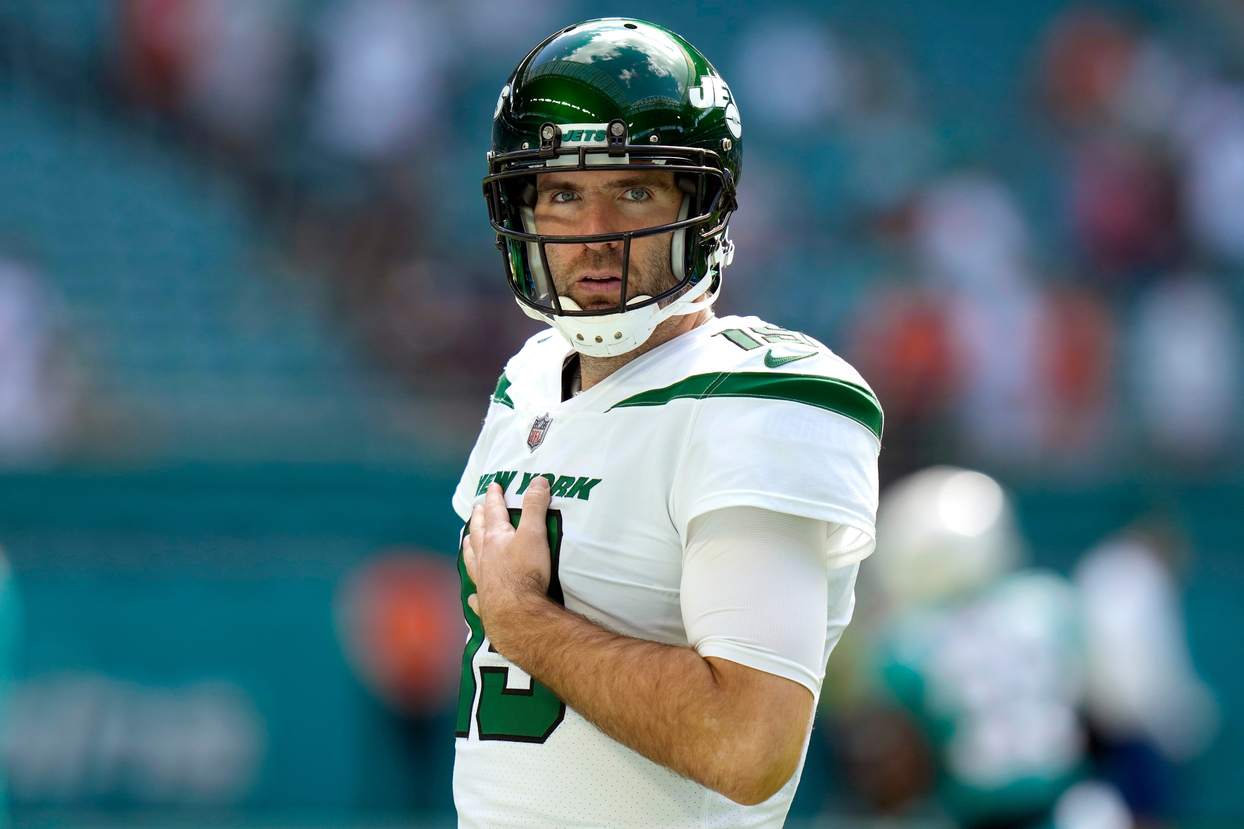 New York Jets quarterback Joe Flacco warms up before an NFL football game against the Miami Dolphins, Sunday, Jan. 8, 2023, in Miami Gardens, Florida. Former Super Bowl MVP Joe Flacco is working out Friday for the Cleveland Browns, who are still working on their changing quarterback situation, a person familiar with the visit told The Associated Press on Friday, Nov. 17, 2023. The 38-year-old Flacco could be an option for the Browns, who lost Deshaun Watson for the season earlier this week with a broken bone in his shoulder.