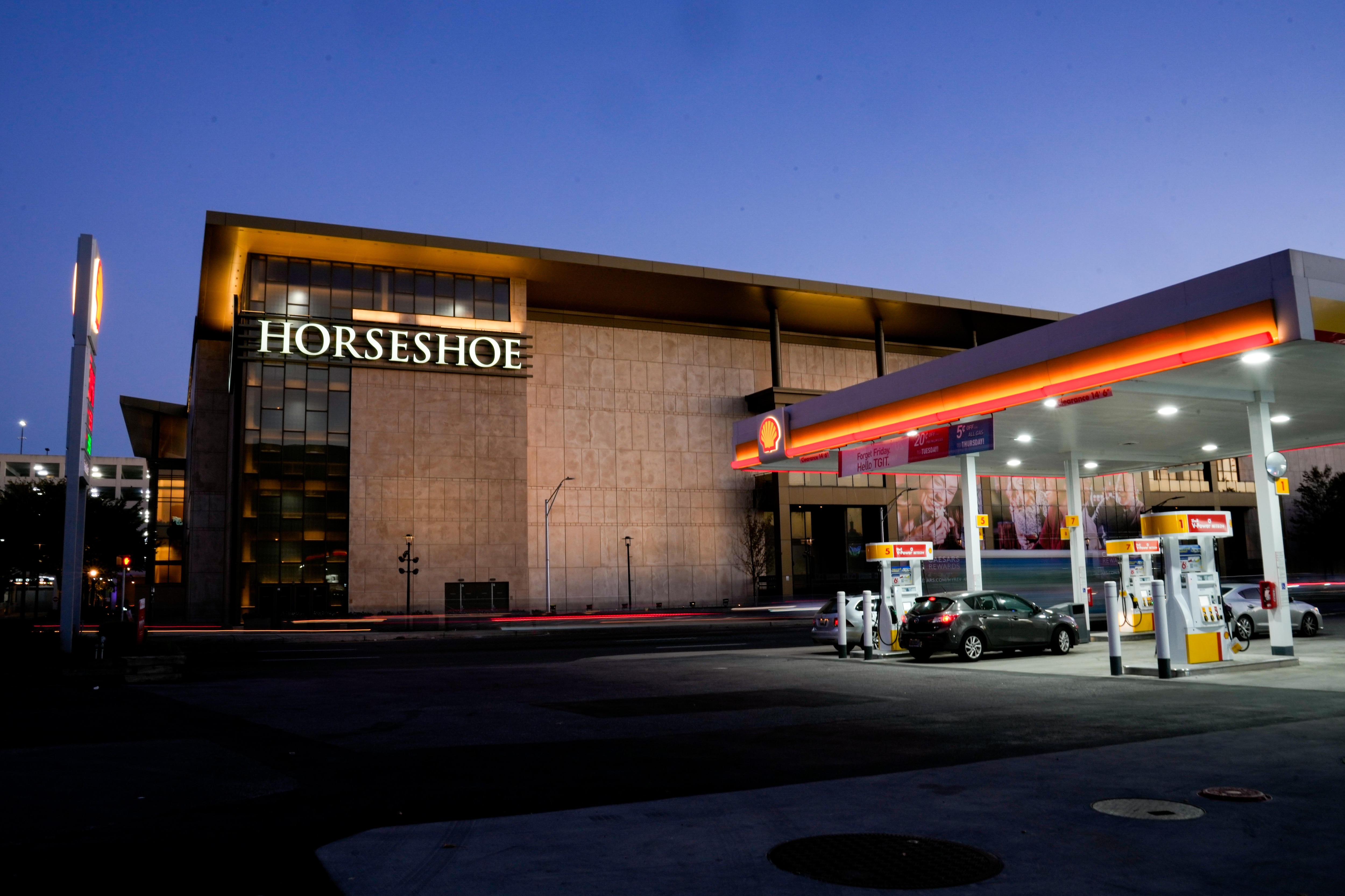 Jordan Kerr, who identifies as an "advantage player," said he was losing money at a blackjack table when security for Horseshoe Casino approached and detained him.