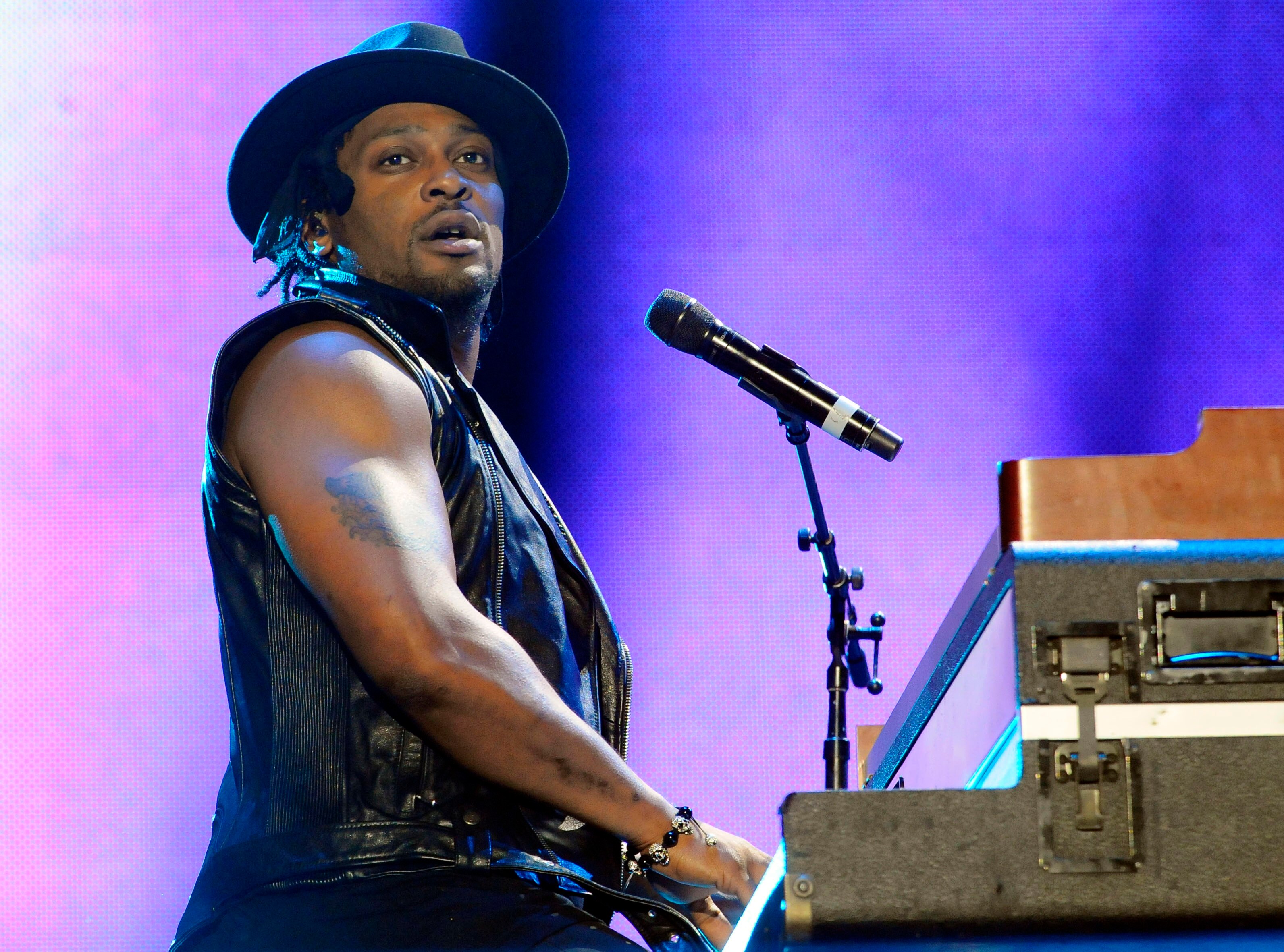 FILE - This July 6, 2012 file photo D'Angelo performs at the Essence Music Festival in New Orleans. DAngelo has added the Outside Lands music festival to the list of cancellations due to an unspecified medical emergency. The soul singer had been forced to cancel U.S. dates last week due the illness and will also miss shows in Chicago and San Diego this week. (