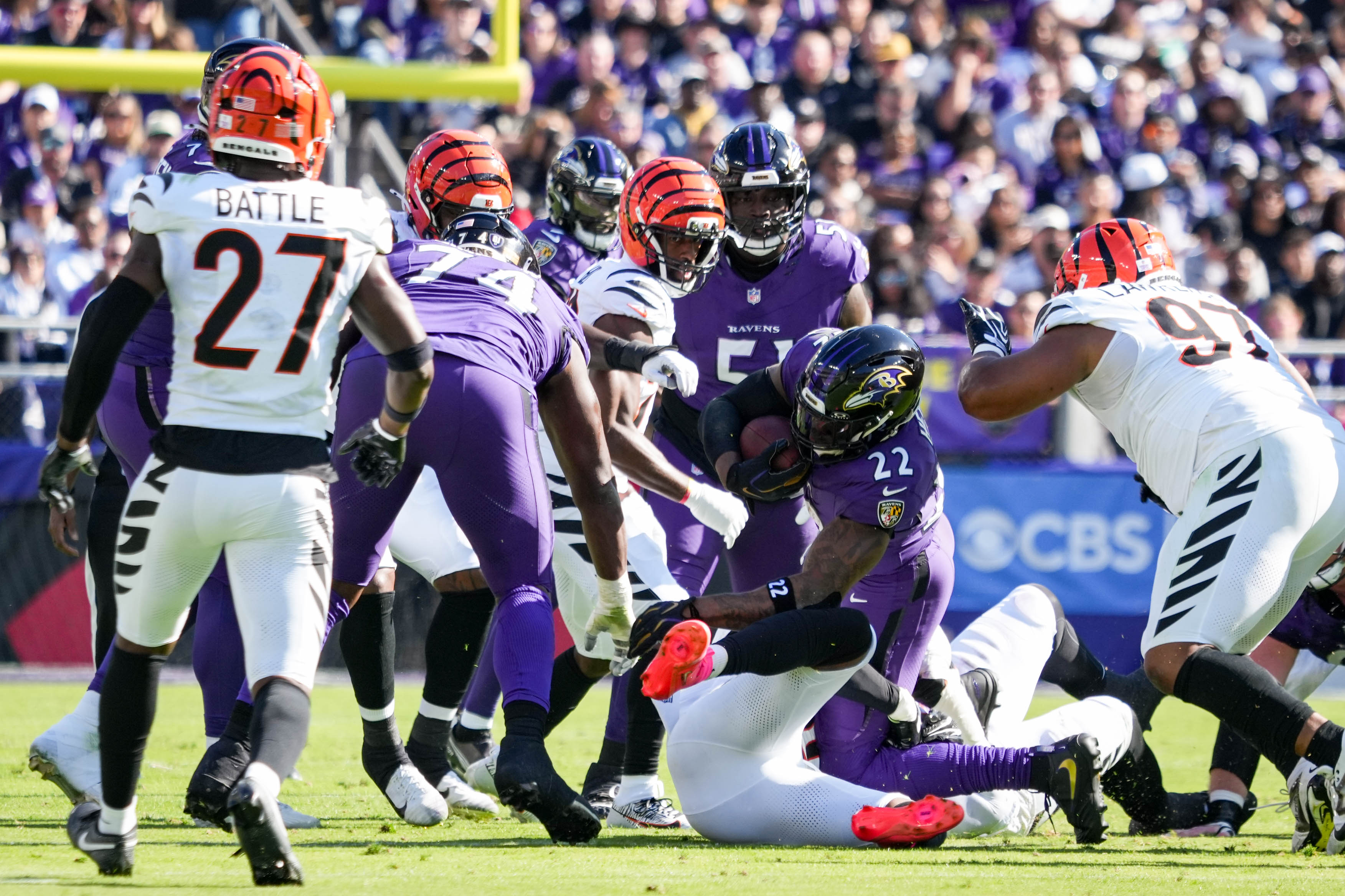 Baltimore Ravens running back Derrick Henry rushes up the middle in a game against the Cincinnati Bengals in Baltimore on Sunday.