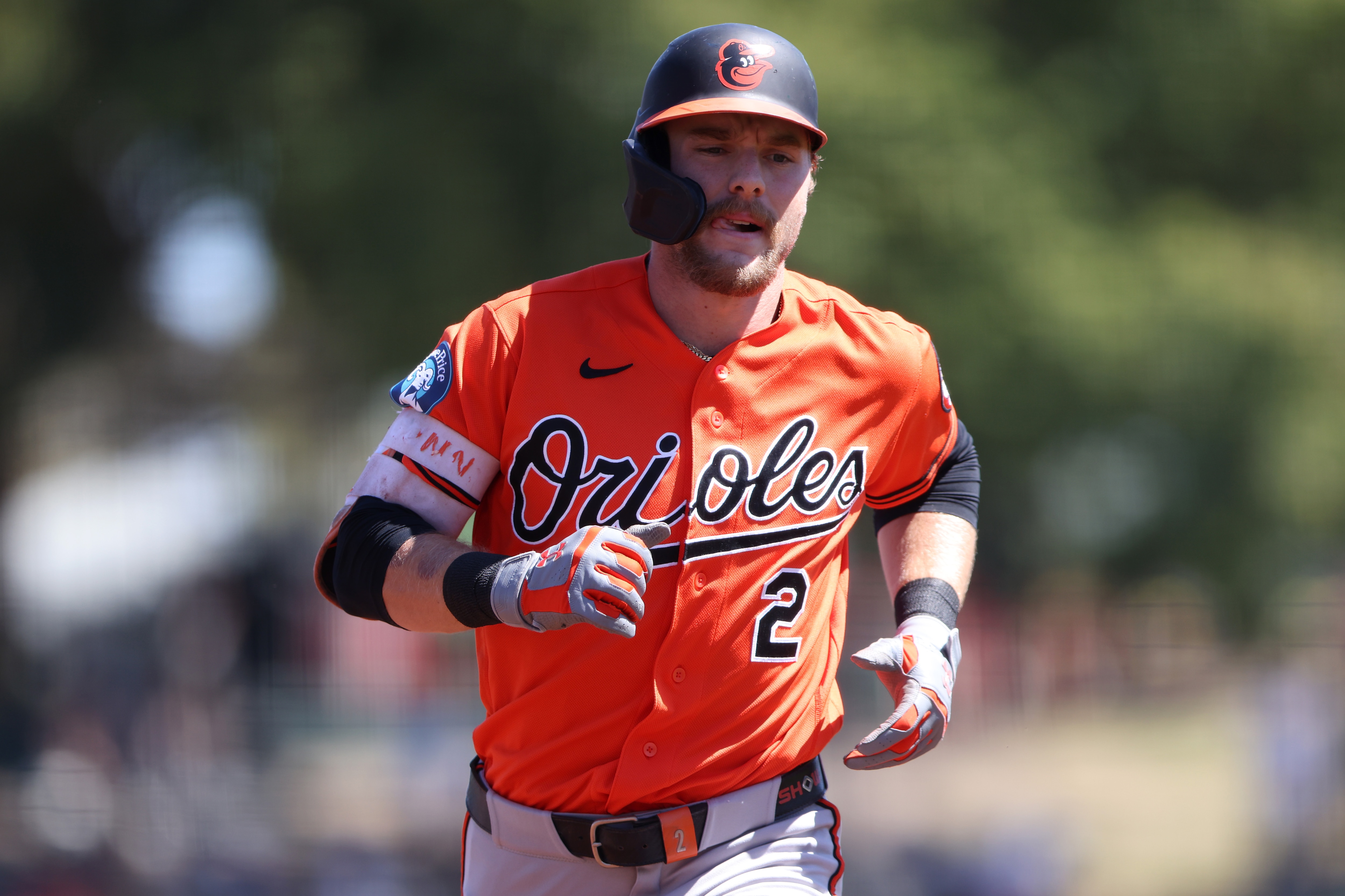 Gunnar Henderson went 4-for-4 with two home runs and five RBIs as the Orioles beat the Athletics on Sunday.