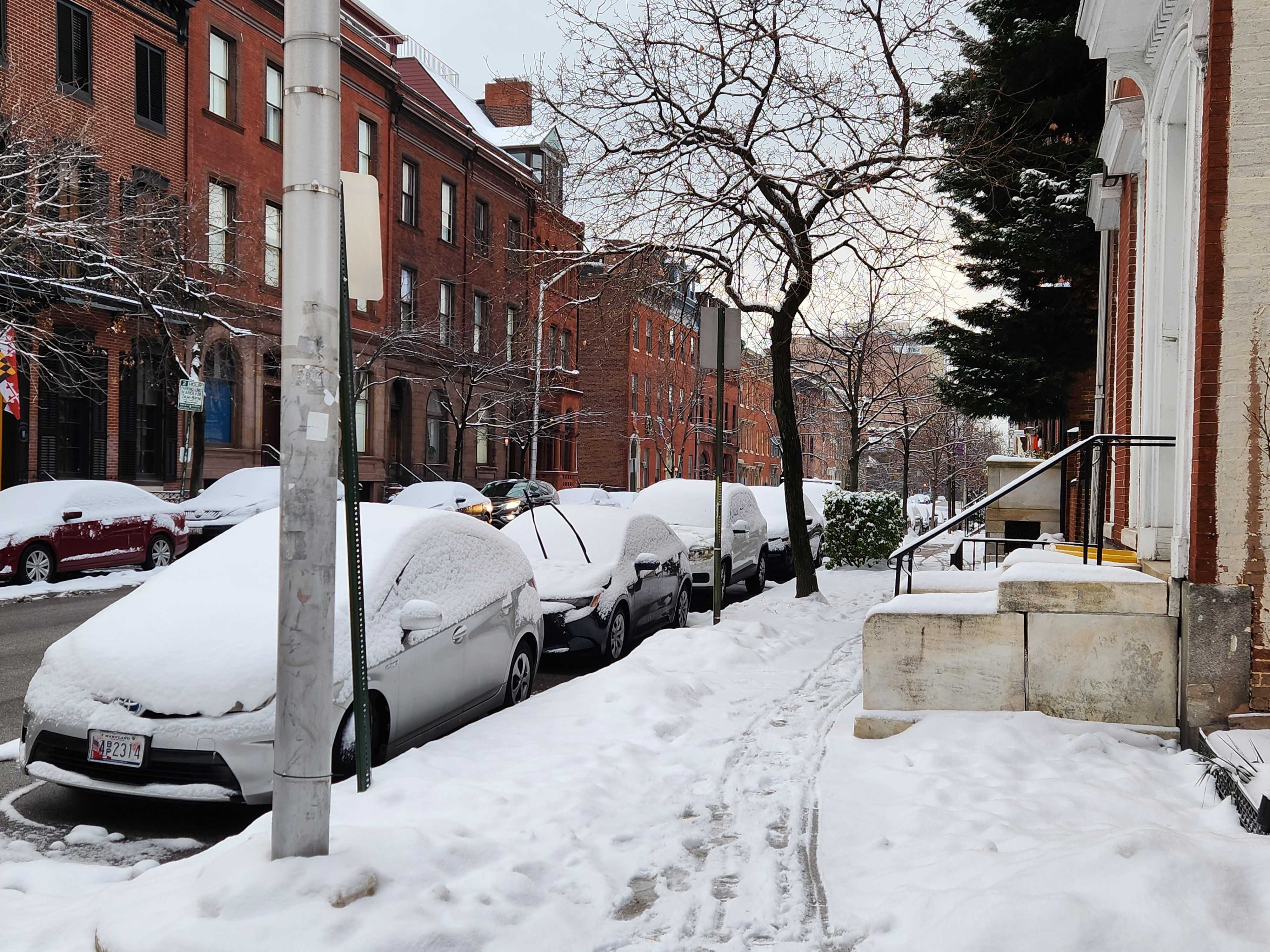 Residents of the Baltimore region woke up to a fresh blanket of snow Saturday morning, and can expect dry and cold weather for the rest of the day.
About 1.5 to 2 inches of powder fell across Baltimore and surrounding counties overnight, with up to 3 inches accumulating in Baltimore County, near Bentley Springs, according to National Weather Service Meteorologist Anna Stuck.