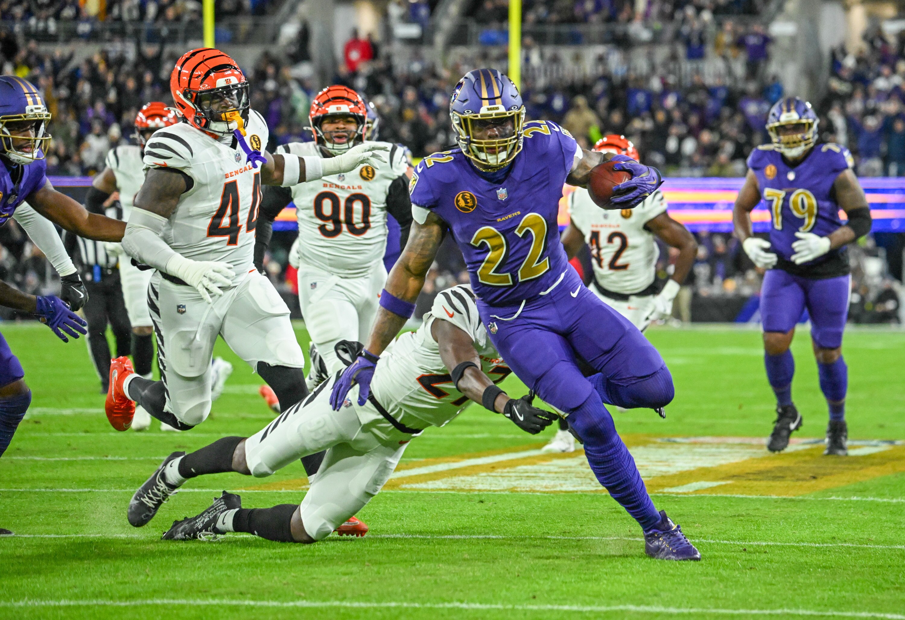 Running back Derrick Henry heads for the end zone for a first-quarter touchdown Thursday night in the Ravens’ 32-14 loss to the Bengals.