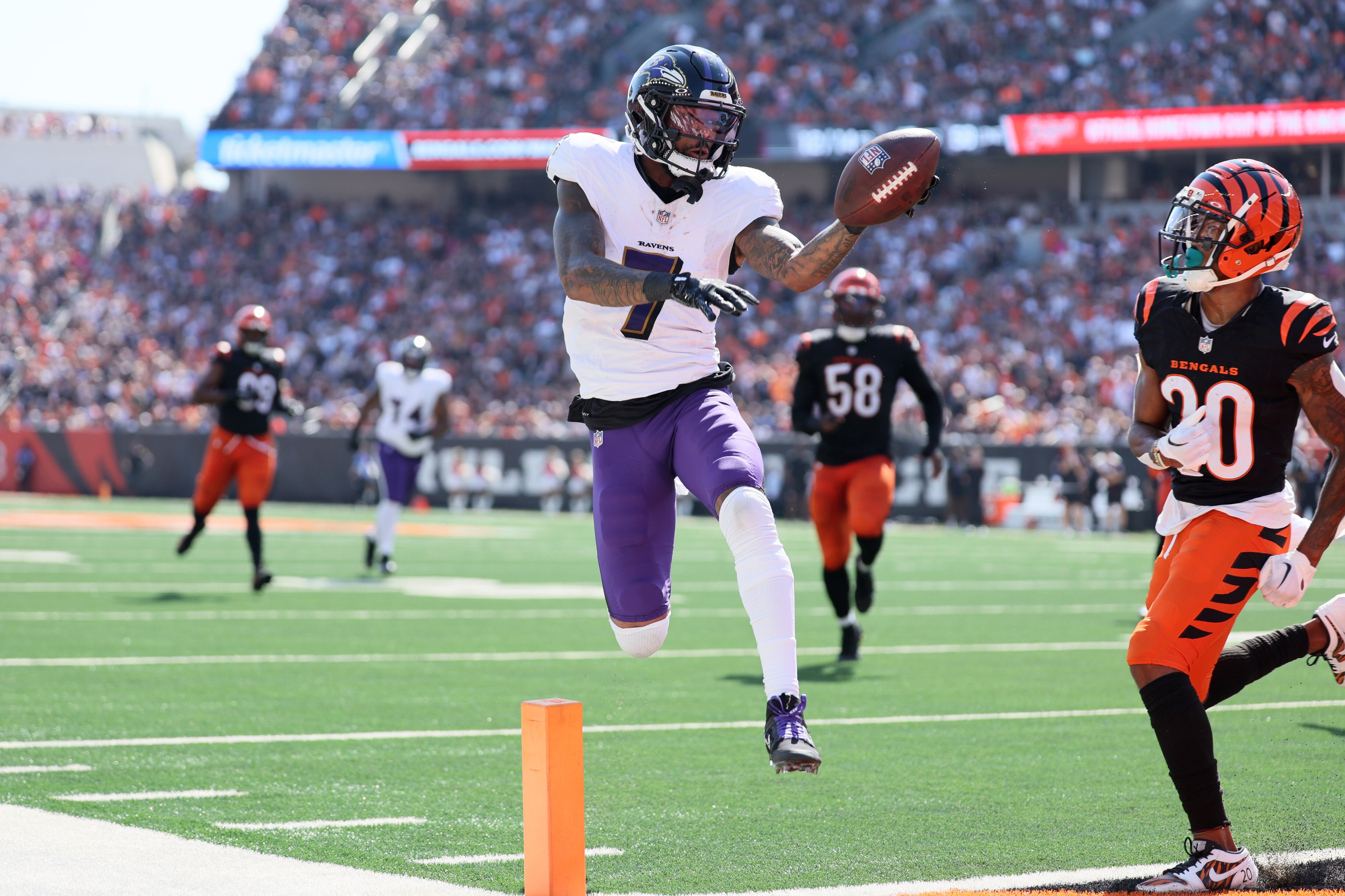 Rashod Bateman #7 of the Baltimore Ravens scores a touchdown against the Cincinnati Bengals during the second quarter at Paycor Stadium on October 06, 2024 in Cincinnati, Ohio