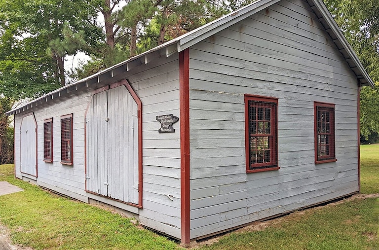 Samuel Outlaw opened a blacksmith shop in Onancock, VA, in 1927 that served local watermen and farmers for decades.