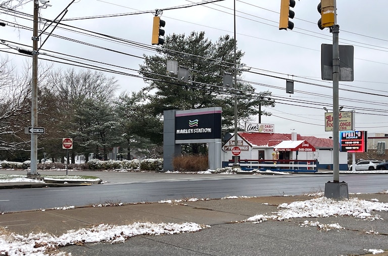 Caption: A judge ordered the owners of Marley Station Mall in Glen Burnie to pay more than $400,000 to settle a breach-of-lease lawsuit brought by one of their tenants, Gold’s Gym. The mall now faces the prospect of being sold at auction.