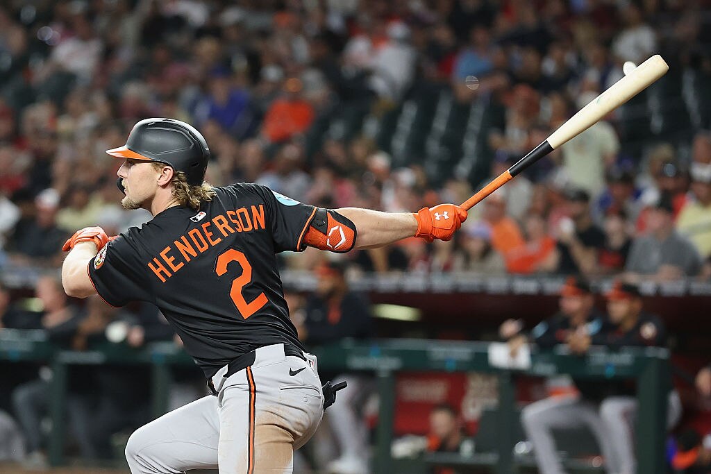 Gunnar Henderson hits a single against the Arizona Diamondbacks in the fifth inning.