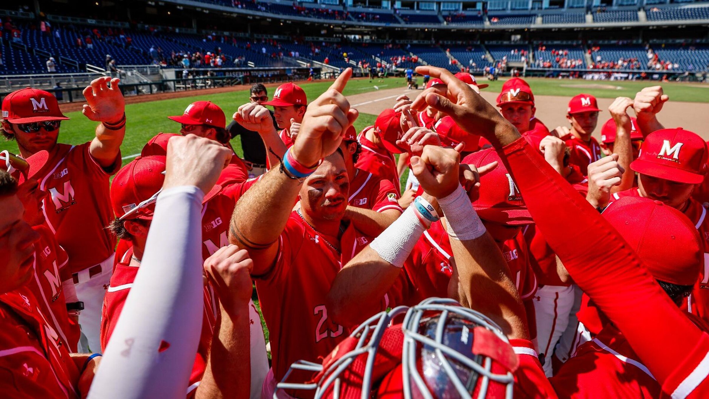 Maryland Baseball palyer celebrate a victory of Nebraska.