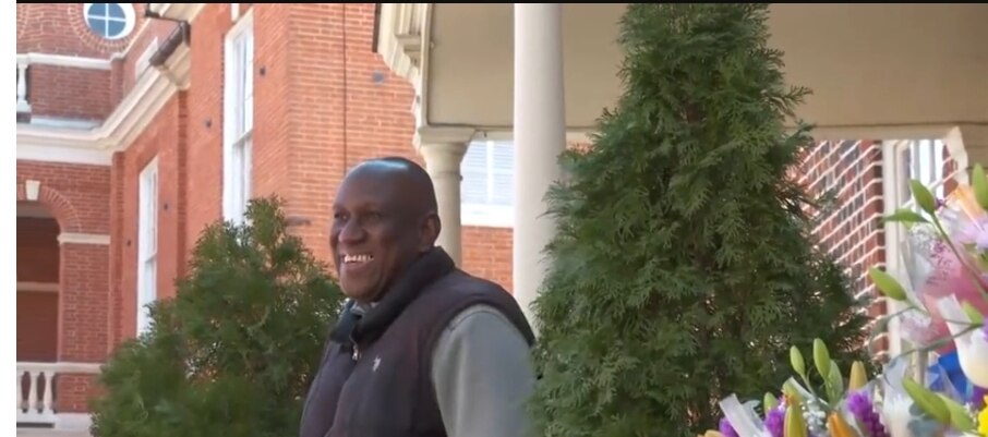 Darim Traore, originally from West Africa, is best known for brightening people’s day with his smile and radiant bouquets in Annapolis.
