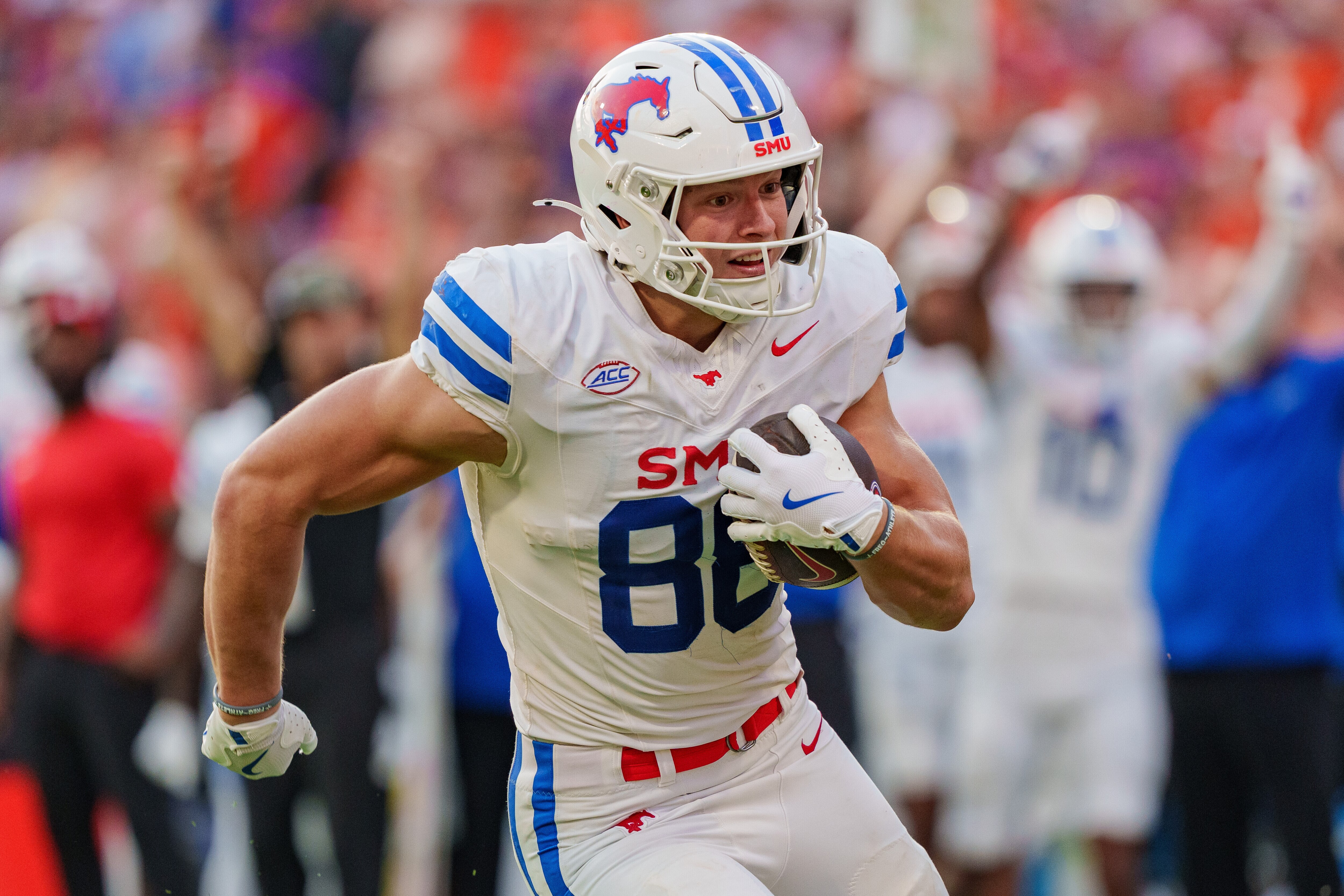 SMU tight end Matthew Hibner (88) plays during an NCAA college football game between Clemson and SMU, Saturday, Oct. 18, 2025, in Clemson, S.C.
