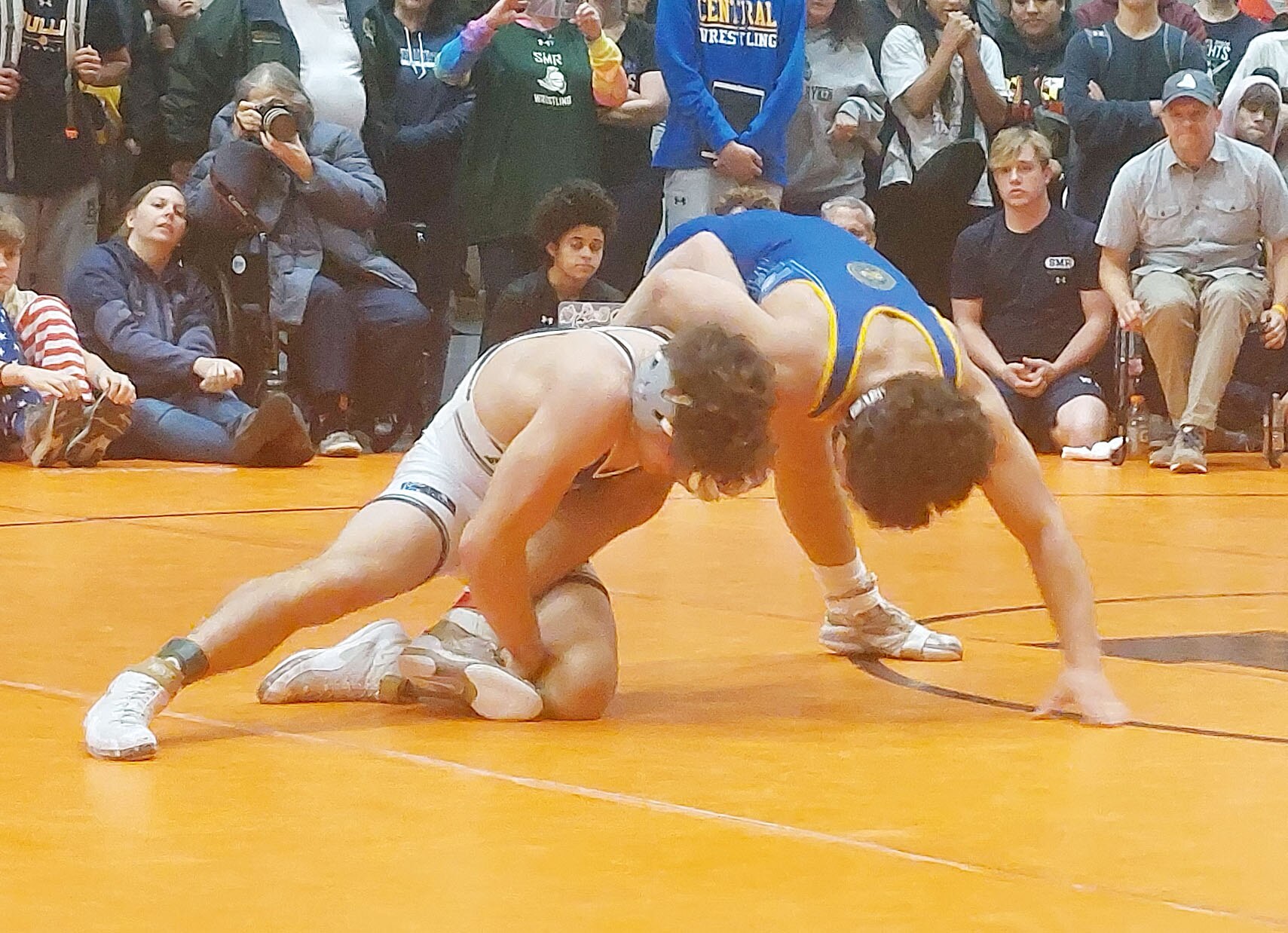 Loyola's Judah Aybar (right) battles Ryken's Clayton Gabrielson in the 144lb final.