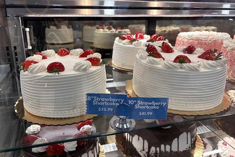 Yia Yia’s, the Greek-style bakery, is known for cakes, pies, Greek pastries, and assorted cookies. They have ice cream on one side and pizzas and other savory foods on the other.