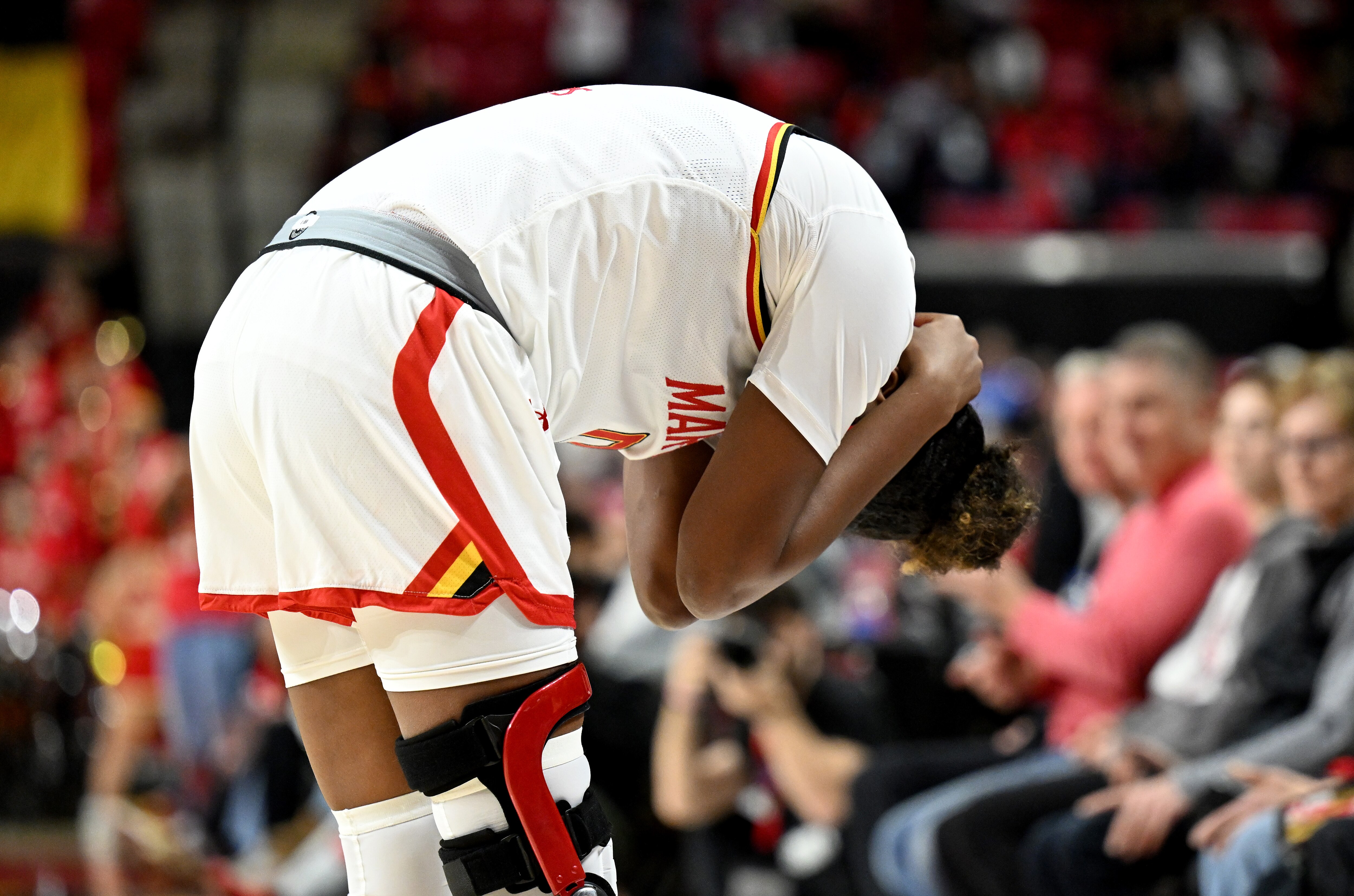 Shyanne Sellers shows her disappointment after missing a shot at the buzzer Sunday in Maryland’s loss to Illinois.