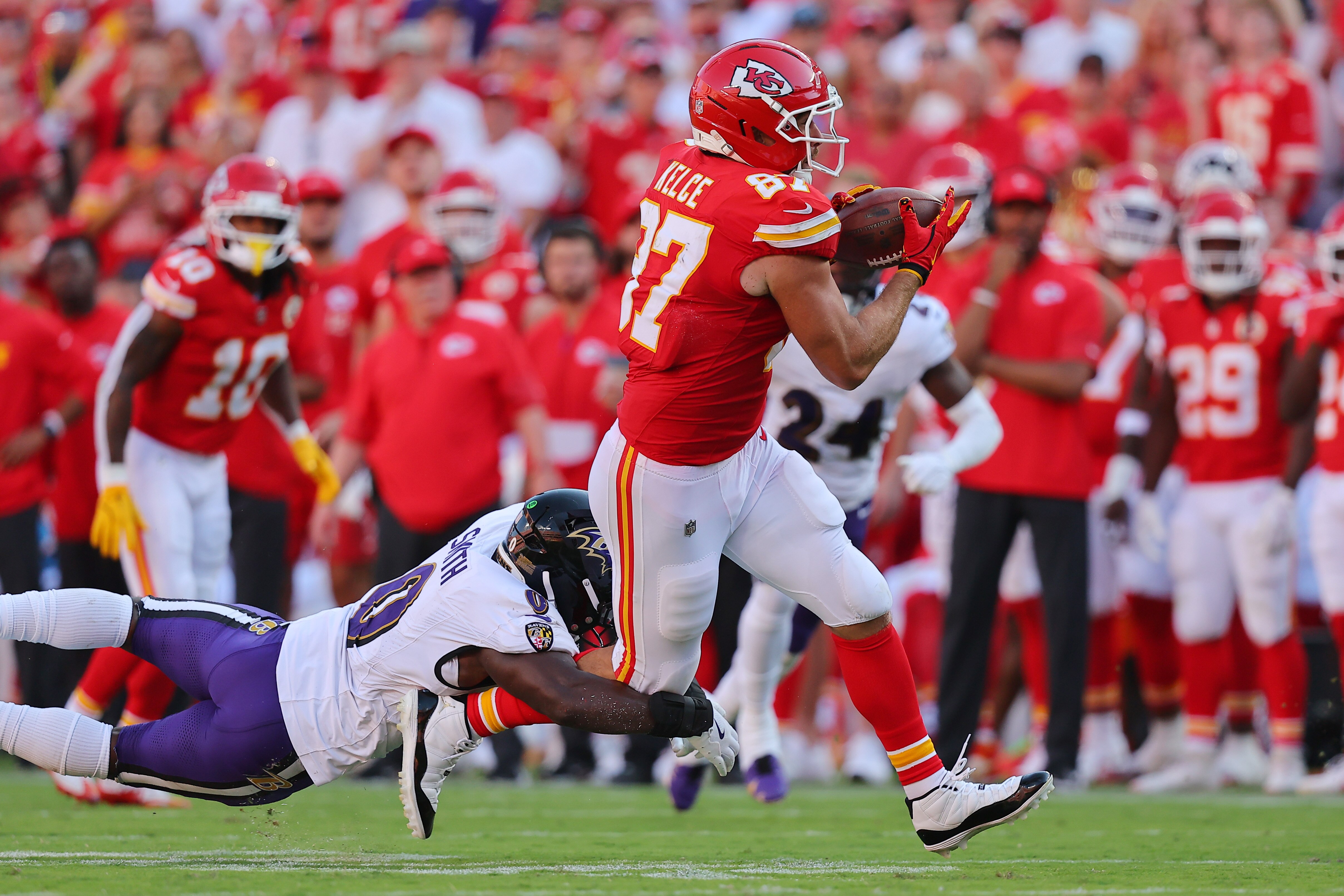 Ravens middle linebacker Roquan Smith did not return after making this tackle. The team said he injured his hamstring. 