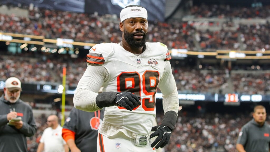 LAS VEGAS, NV - SEPTEMBER 29: Cleveland Browns defensive end Za'Darius Smith (99) walks off of the field during a NFL game between the Cleveland Browns vs Las Vegas Raiders game on September 29, 2024, at Allegiant Stadium in Las Vegas, NV. (Photo by Jordon Kelly/Icon Sportswire via Getty Images)