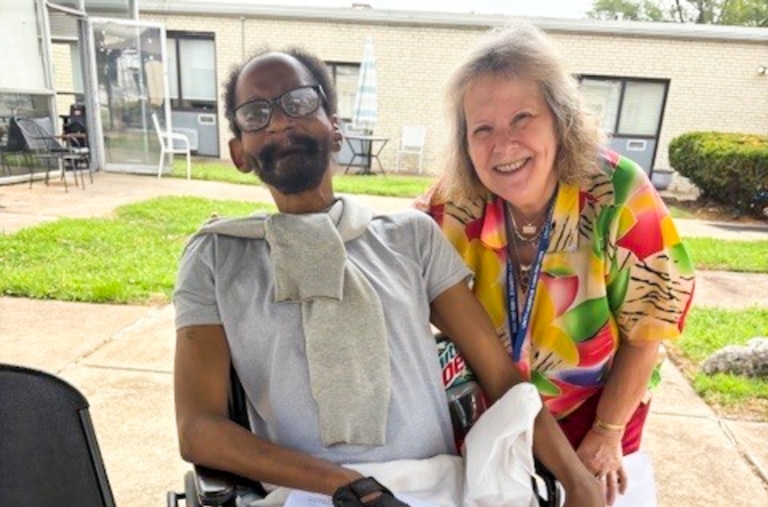 Hospice patient Michael Mason told his life’s story to Vicky Meehan, a volunteer with Letters Without Limits, which turns the words into letters to family.