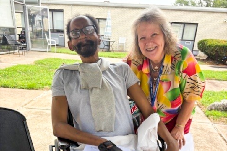 Hospice patient Michael Mason told his life’s story to Vicky Meehan, a volunteer with Letters Without Limits, which turns the words into letters to family.