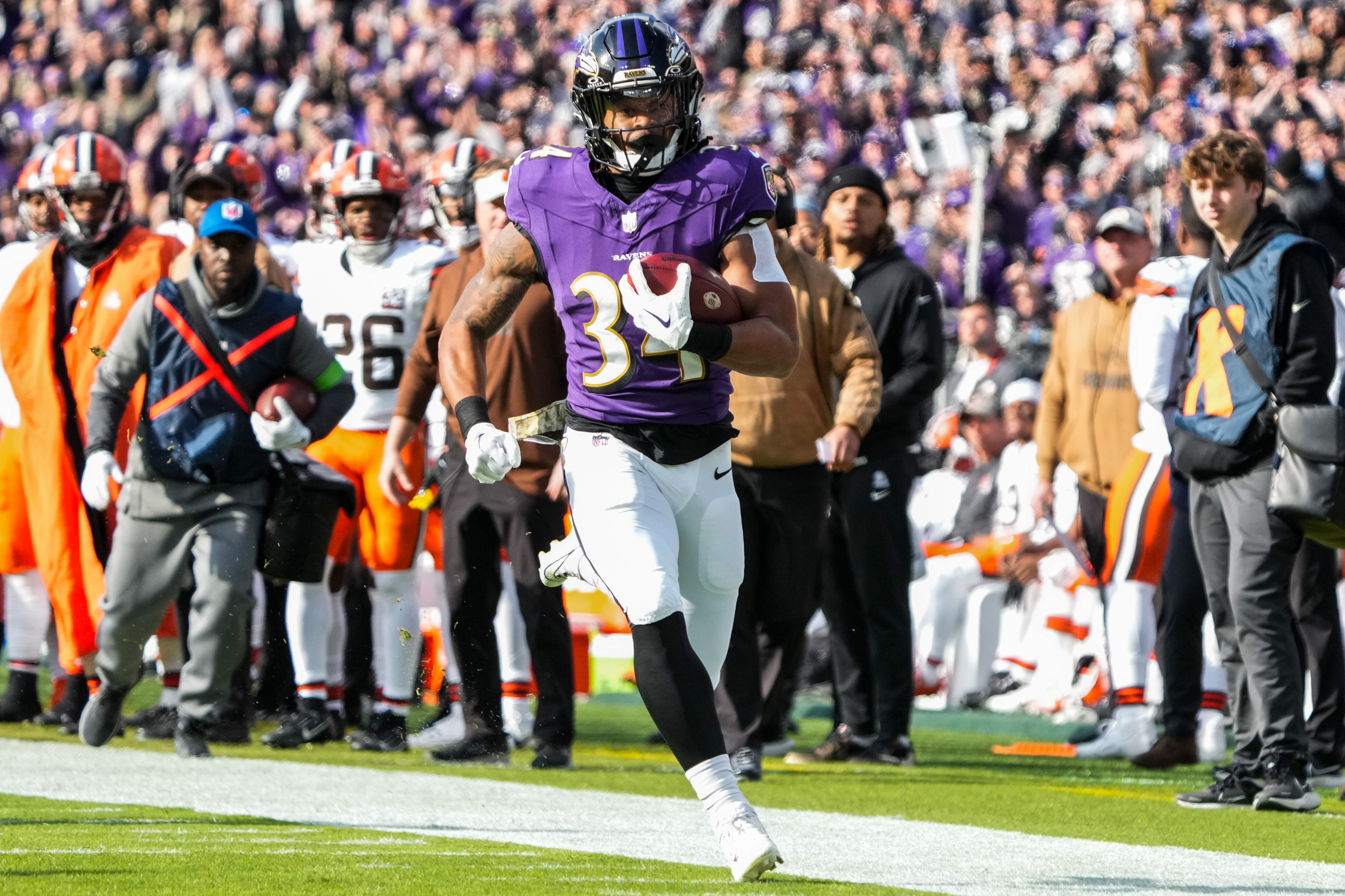 Running back Keaton Mitchell will be a candidate to return kickoffs for the Ravens under the new rules in the NFL.