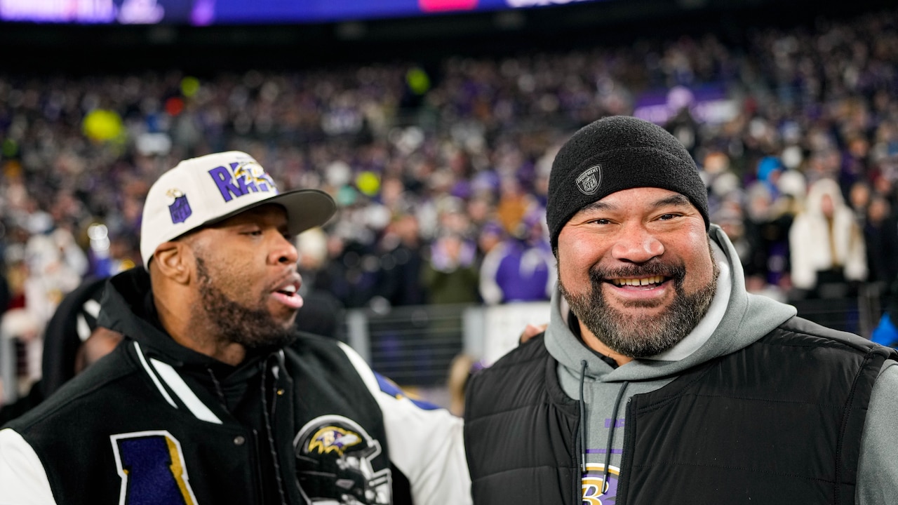 Vega Ioane reminds GM Eric DeCosta of a favorite Raven