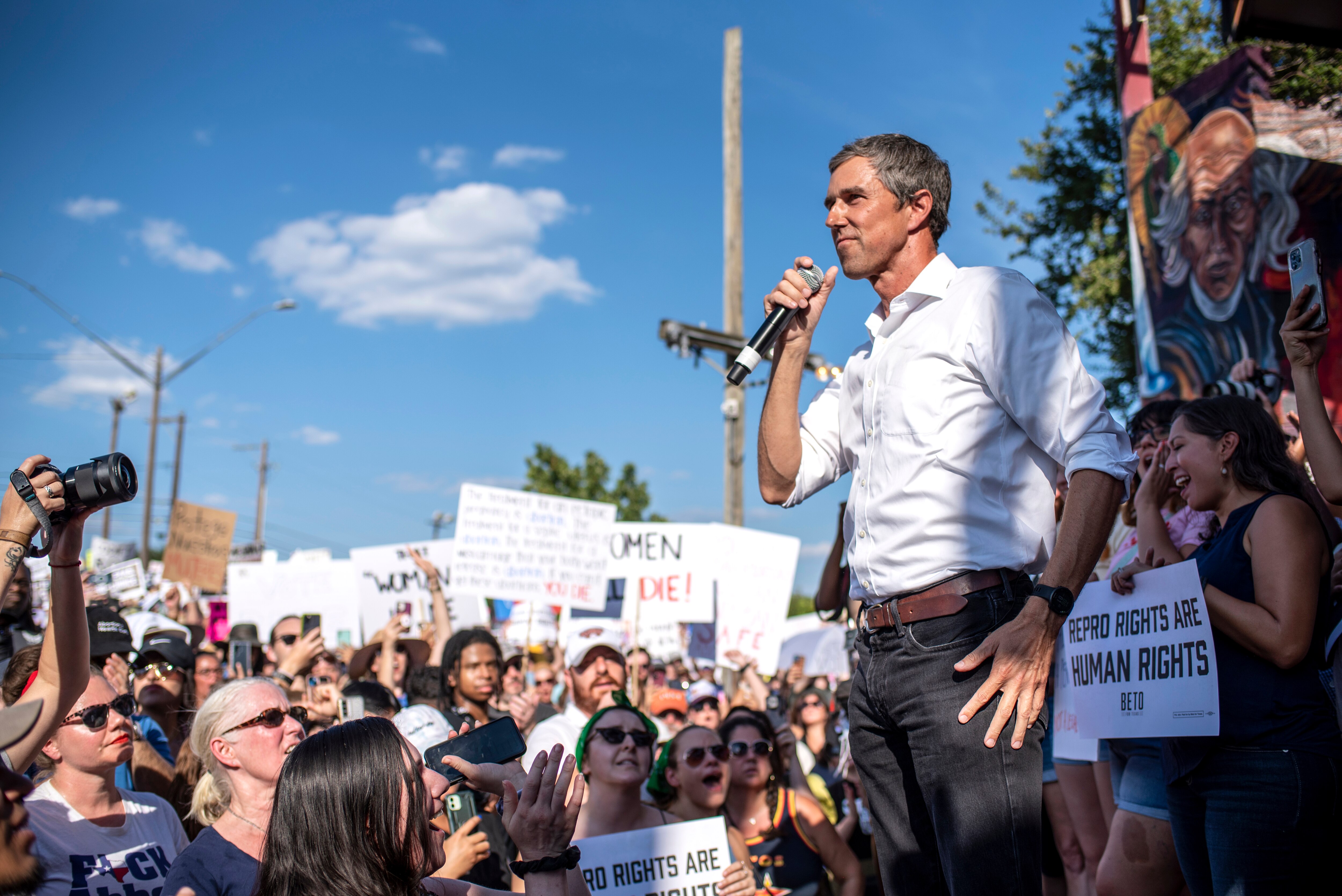 Beto O’Rourke on the campaign trail in 2022. O’Rourke is hosting a town hall in Baltimore Sunday, part of a wave of resistance-themed roadshows.