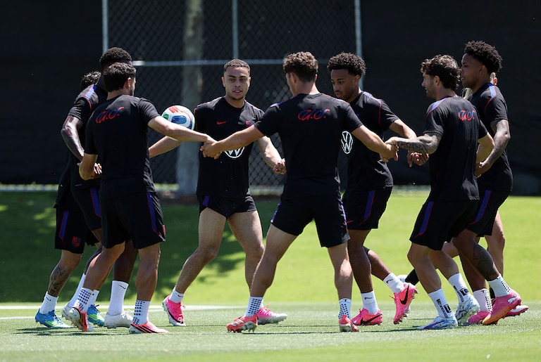 Members of team USA participate during an exercise within a training session ahead of the 2026 World Cup.