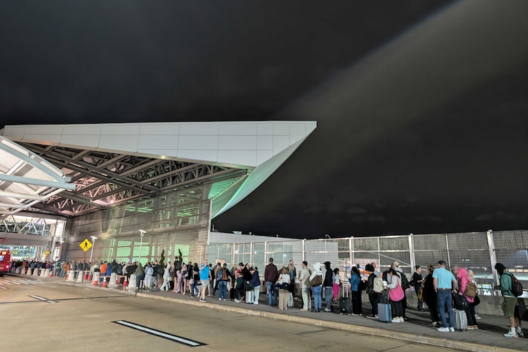 Travelers waited in long lines at BWI Airport early on Friday, March 27, 2026.