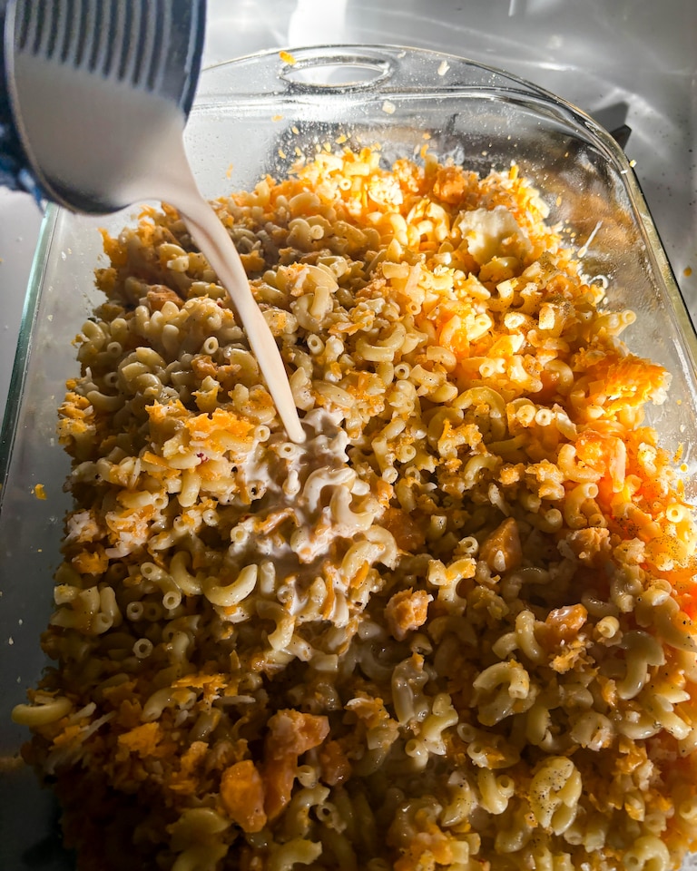 Columnist Leslie Gray Streeter prepares Macaroni and Cheese.