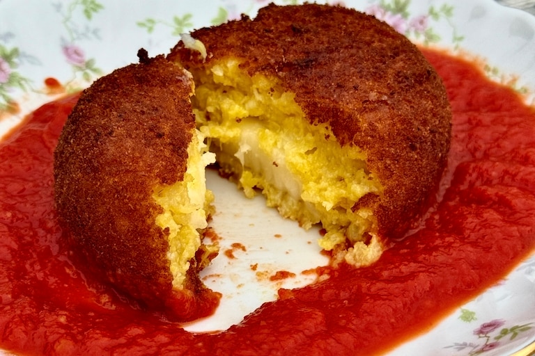 Doppio Pasticceria's arancini.