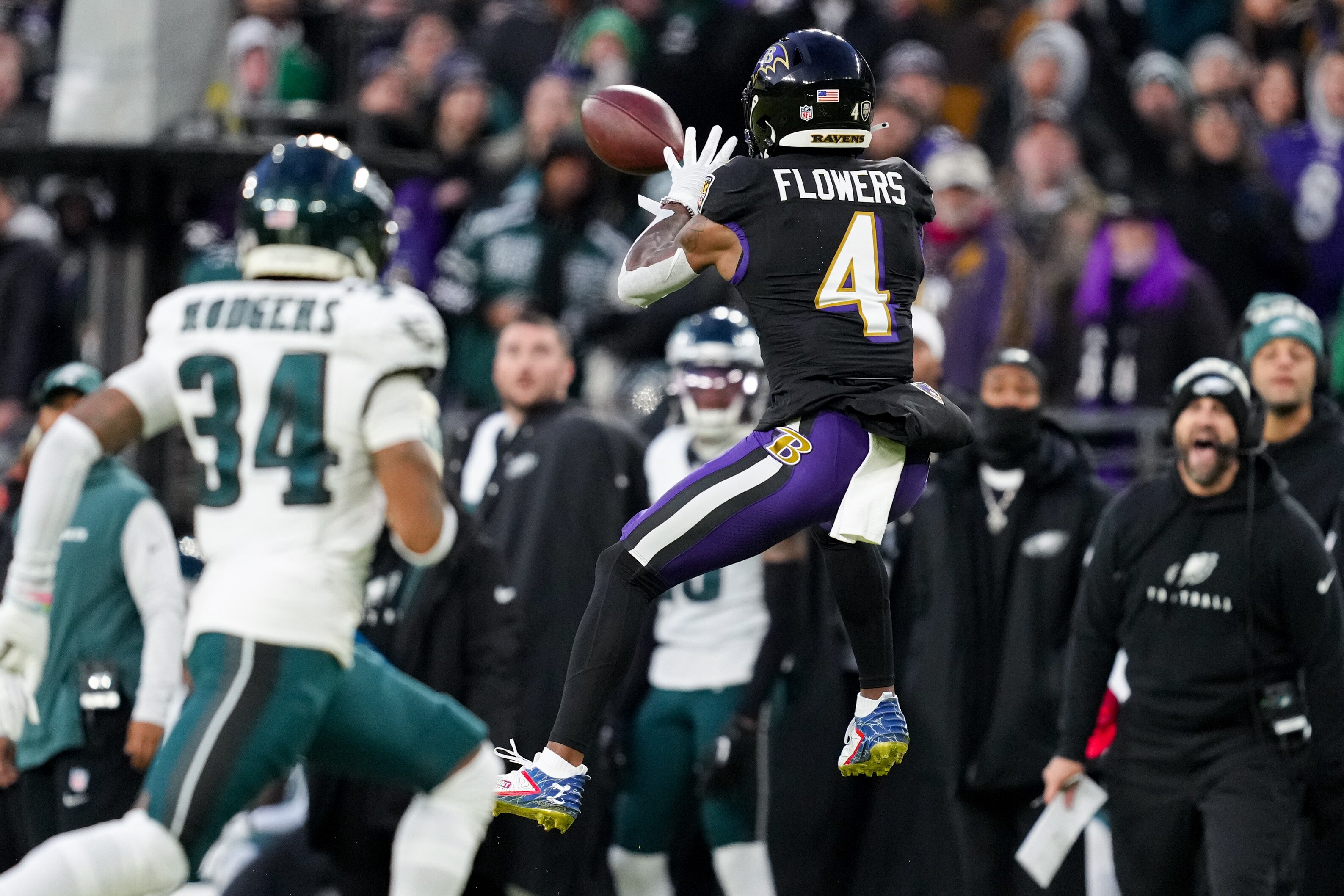 Ravens wide receiver Zay Flowers makes a catch against the Eagles in the team’s last game before its bye.