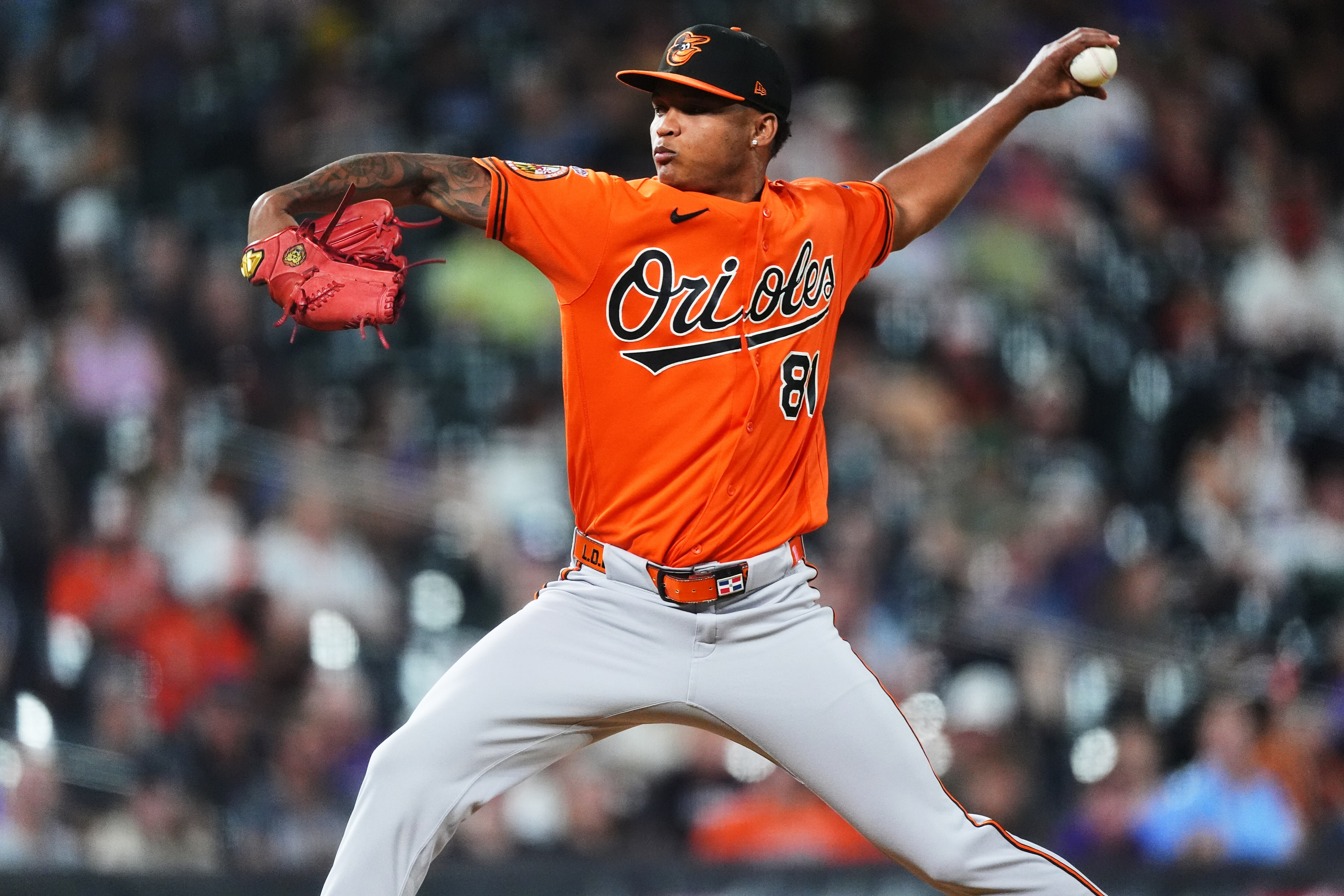 Orioles reliever Luis De León pitches against the Colorado Rockies in the seventh inning.