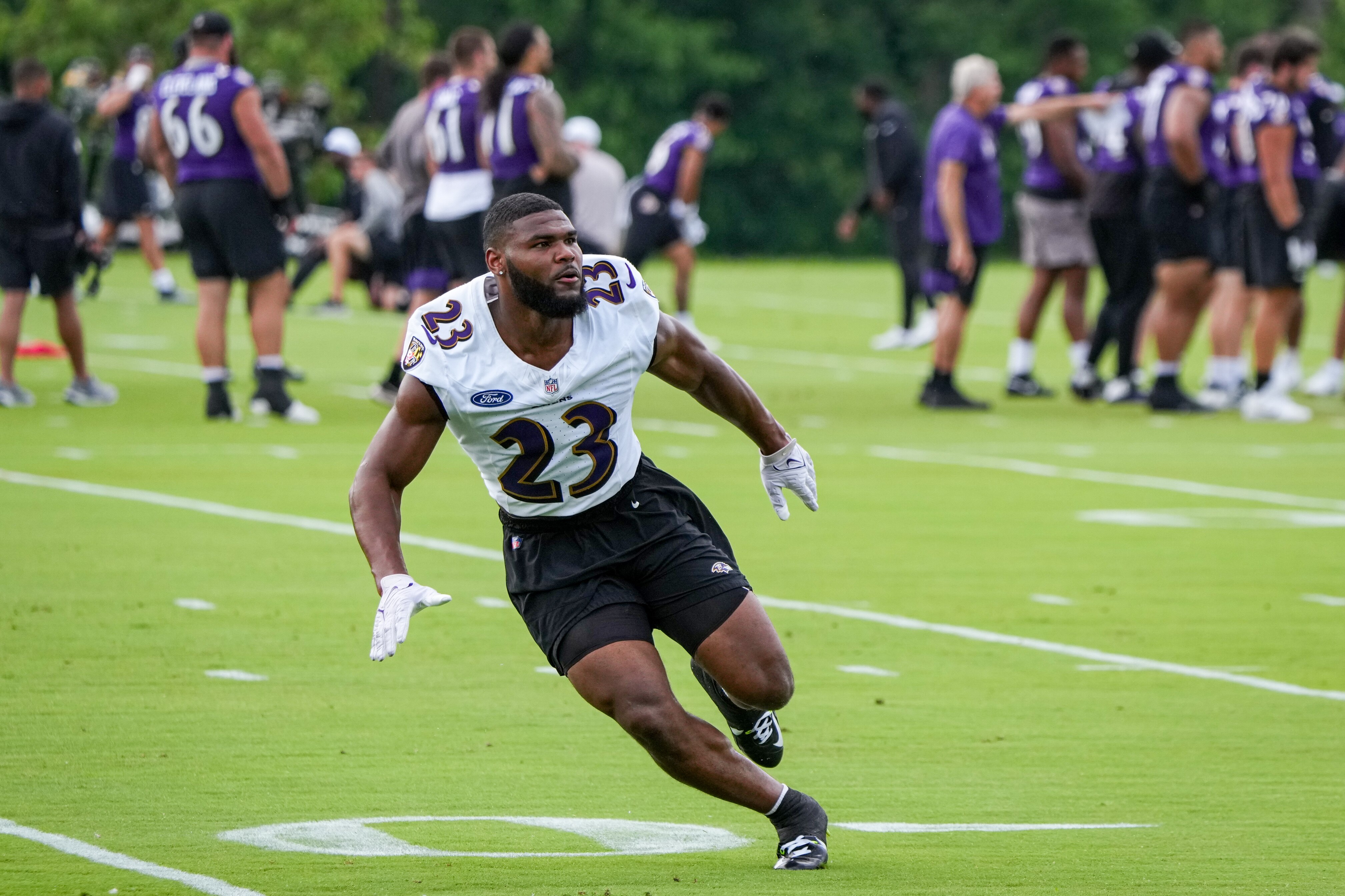 Inside linebacker Trenton Simpson is stepping into the role played by Patrick Queen last season.