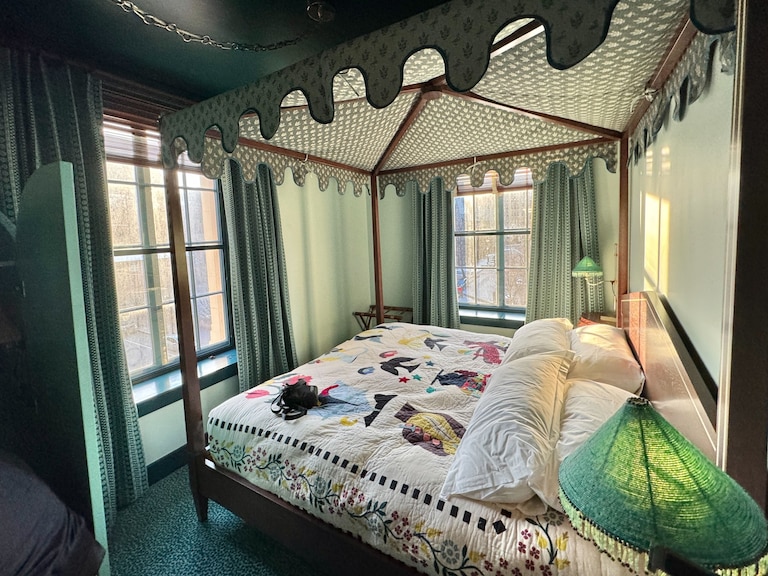 A room at Hotel Ulysses.