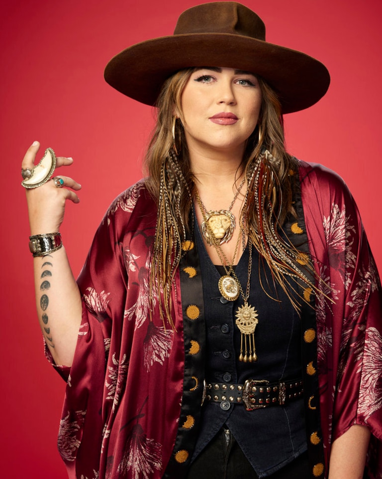 Country singer and songwriter Mindy Miller