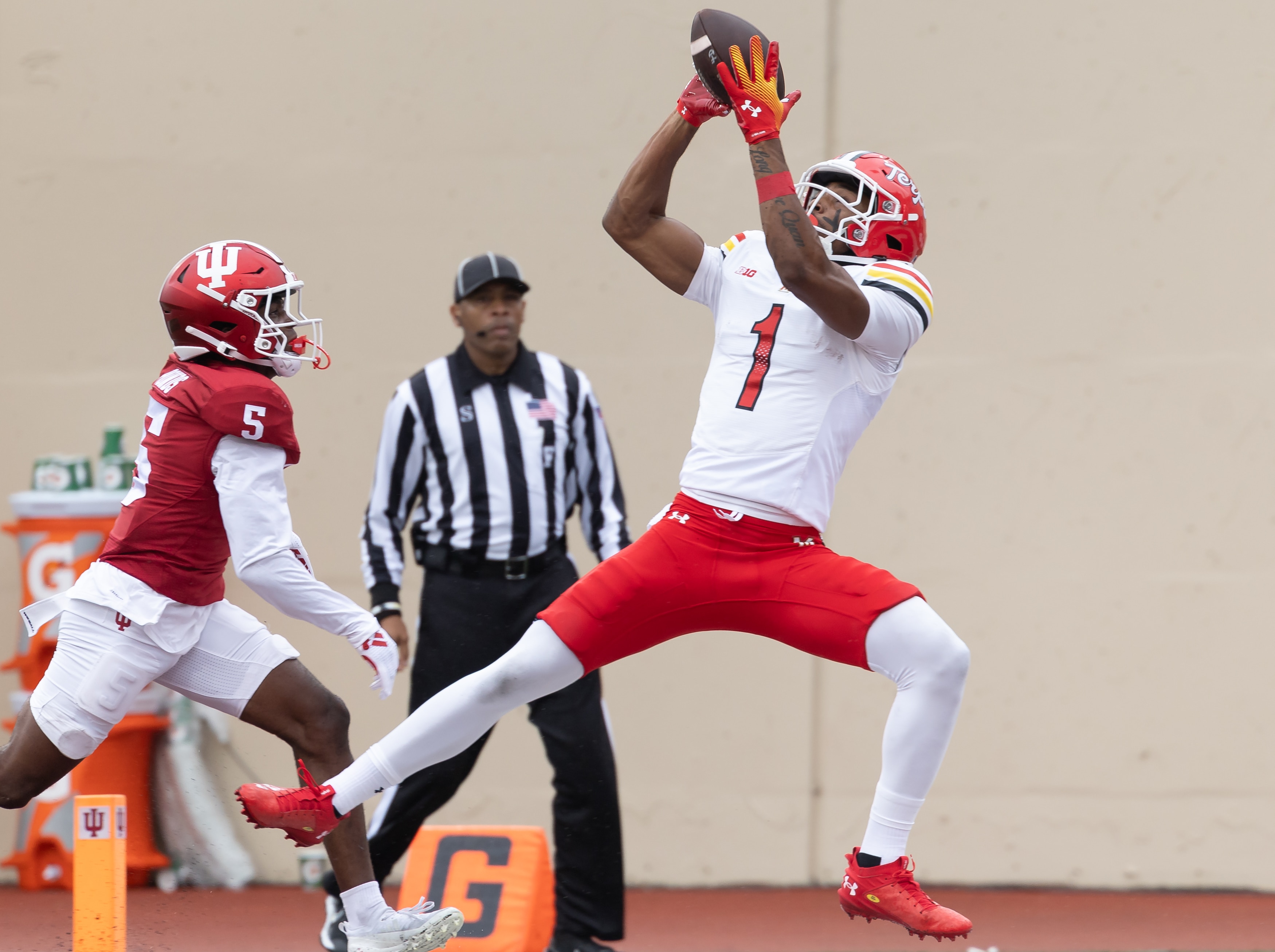 Kaden Prather of Maryland catches a first-half touchdown pass.