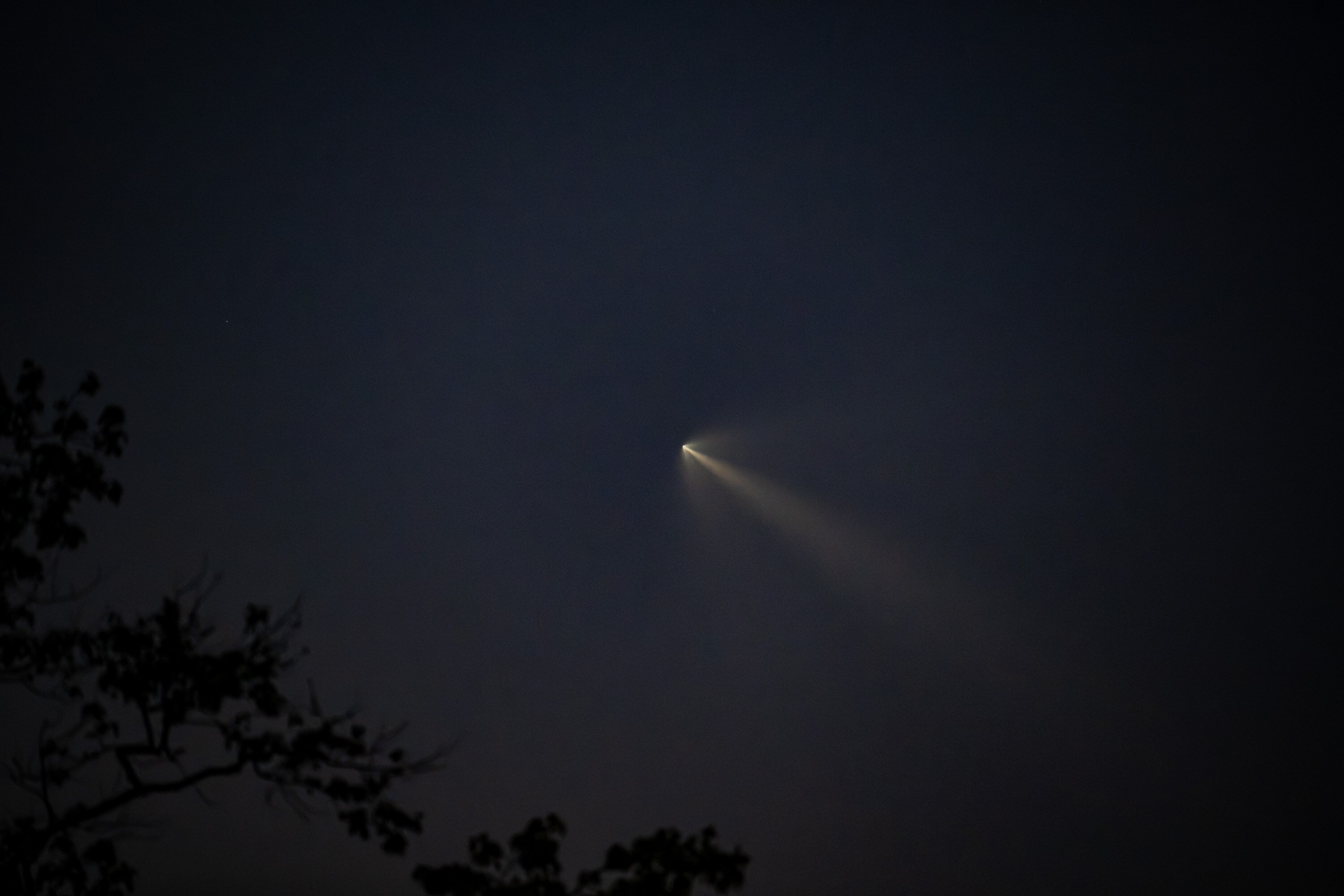 Marylanders caught a glimpse of a glowing “jellyfish cloud” Tuesday morning after a SpaceX Falcon 9 rocket launched from Florida. 