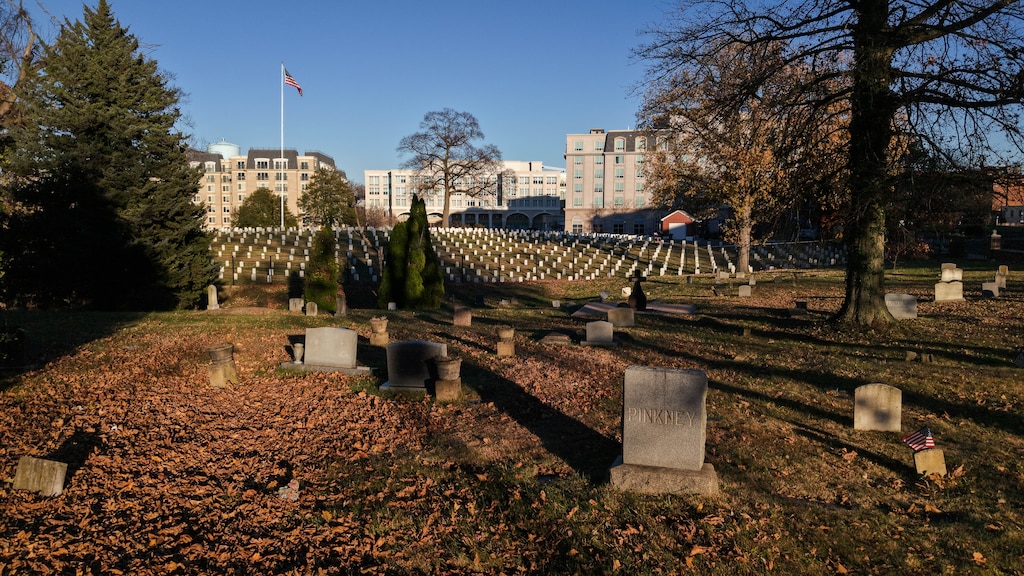An aerial view of Brewer Hill Cemetery, foreground, which is directly next to Annapolis National Cemetery in Annapolis, Md., on Monday, November 17, 2025.