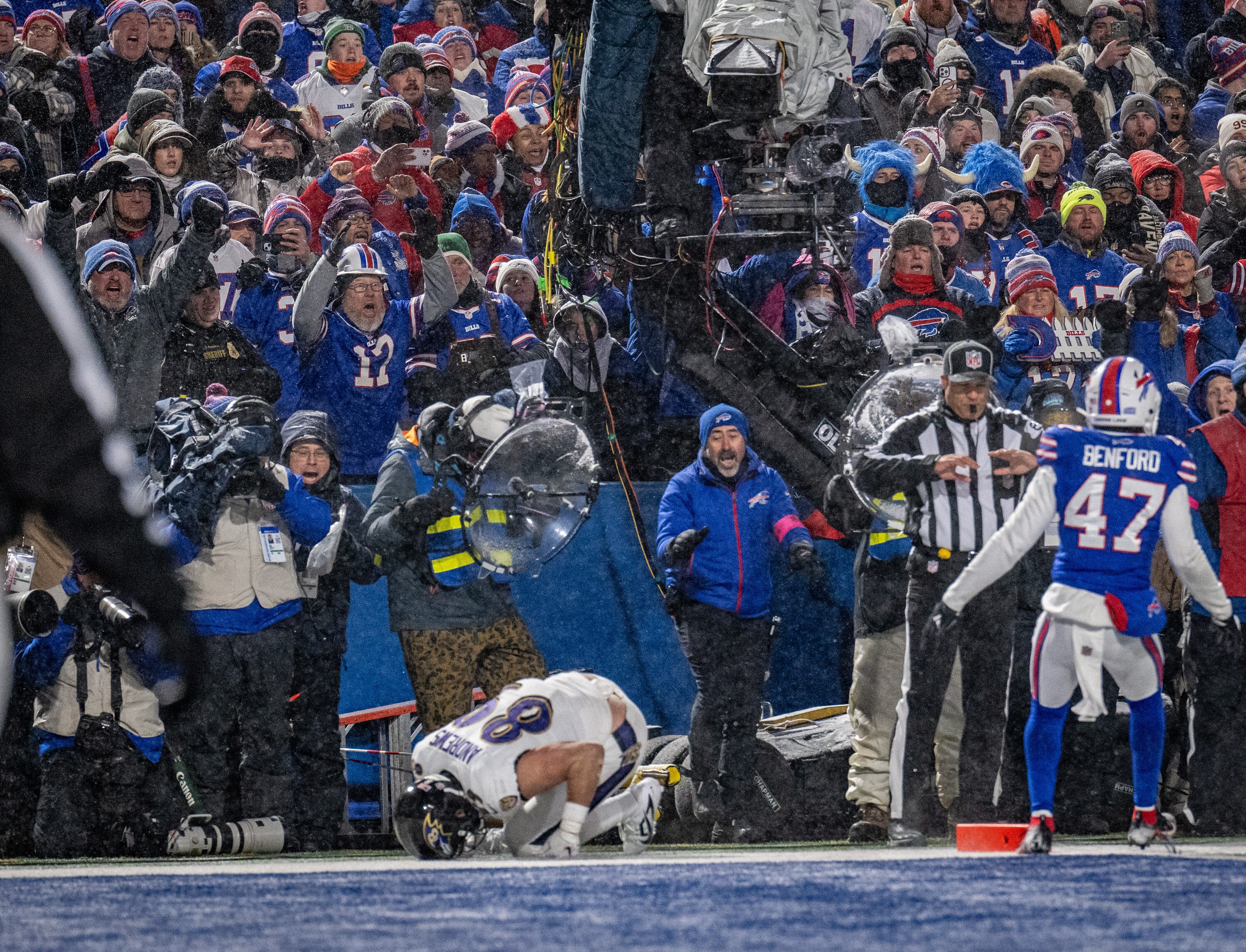 Bills fans cheer after Baltimore Ravens tight end Mark Andrews (89) missed the two-point conversion attempt in the 4th quarter. The Buffalo Bills defeated the Ravens 27 - 25  in the AFC divisional round at Highmark Stadium in Orchard Park, New York, on Sunday January 19, 2025.