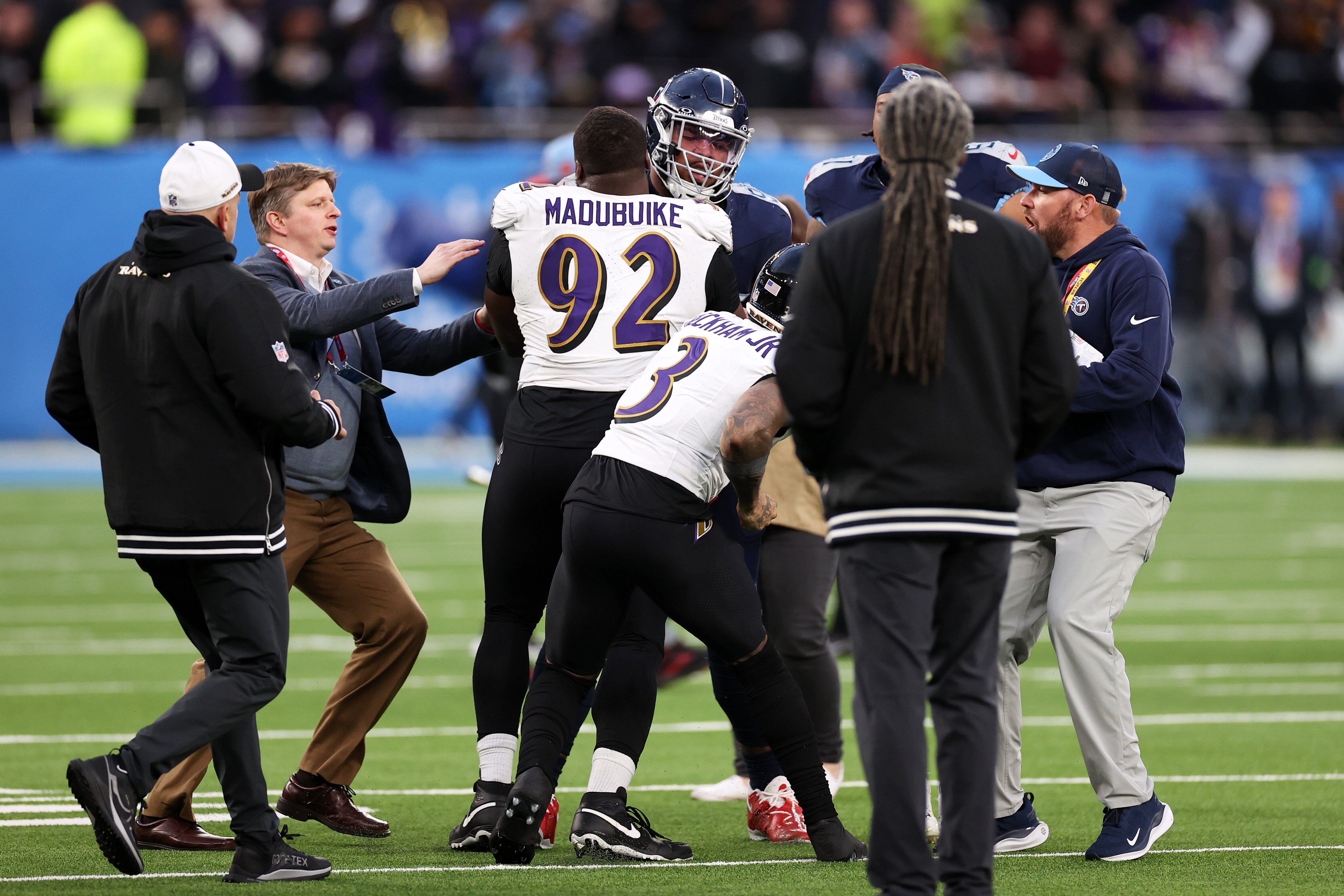 LONDON, ENGLAND - OCTOBER 15: Jeffery Simmons #98 of the Tennessee Titans clashes with Odell Beckham Jr. #3 of the Baltimore Ravens after the 2023 NFL London Games match between Baltimore Ravens and Tennessee Titans at Tottenham Hotspur Stadium on October 15, 2023 in London, England. (Photo by Ryan Pierse/Getty Images)
