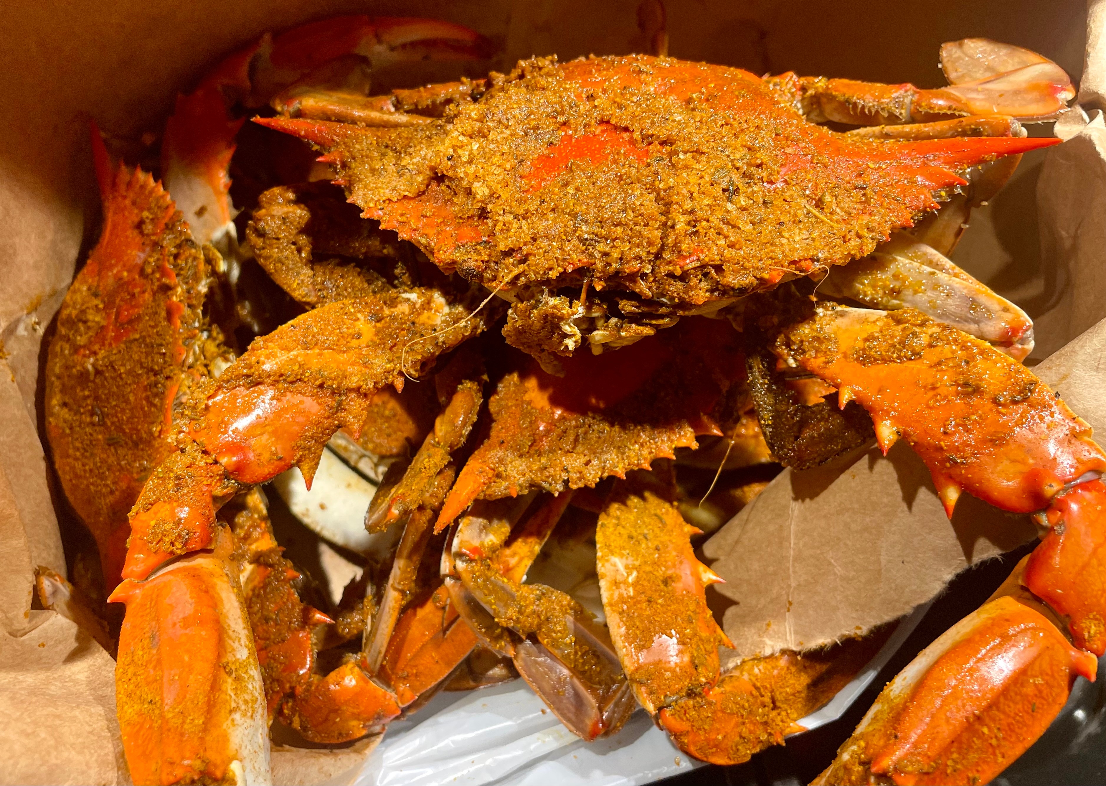 Can one of Keith Lee’s 16.5 million TikTok followers let him know how to pick a blue crab?