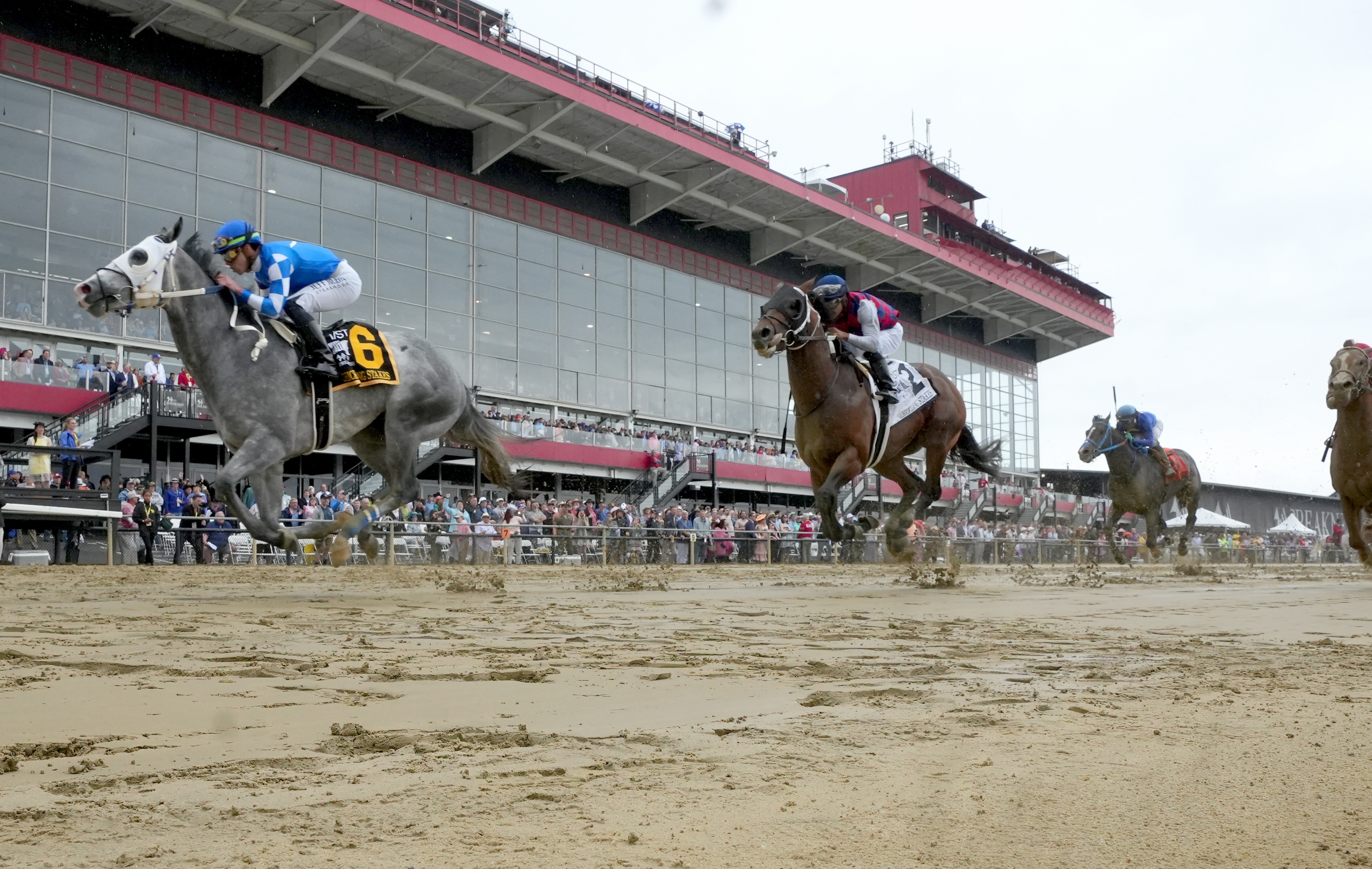 Kentucky Derby winner Mystik Dan comes up short at the Preakness Stakes.