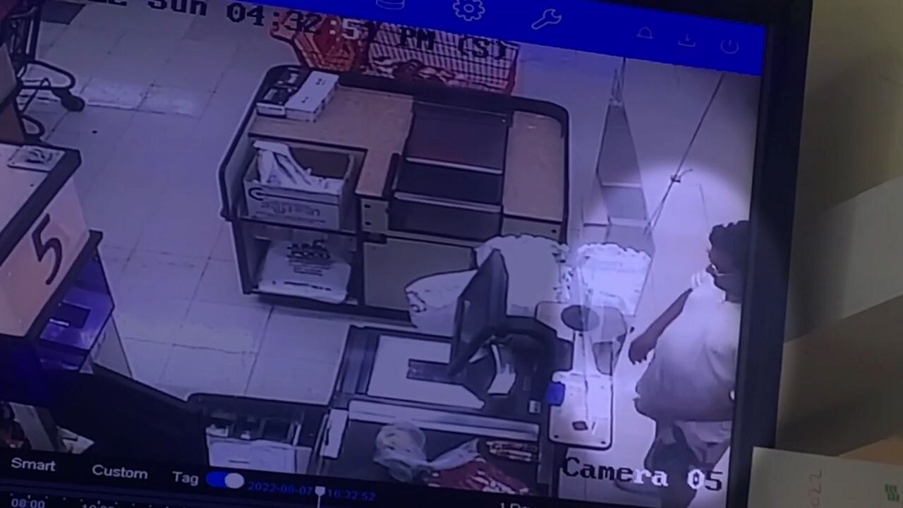 Video showing a couple purchasing almost $1200 in baby formula using SNAP benefits