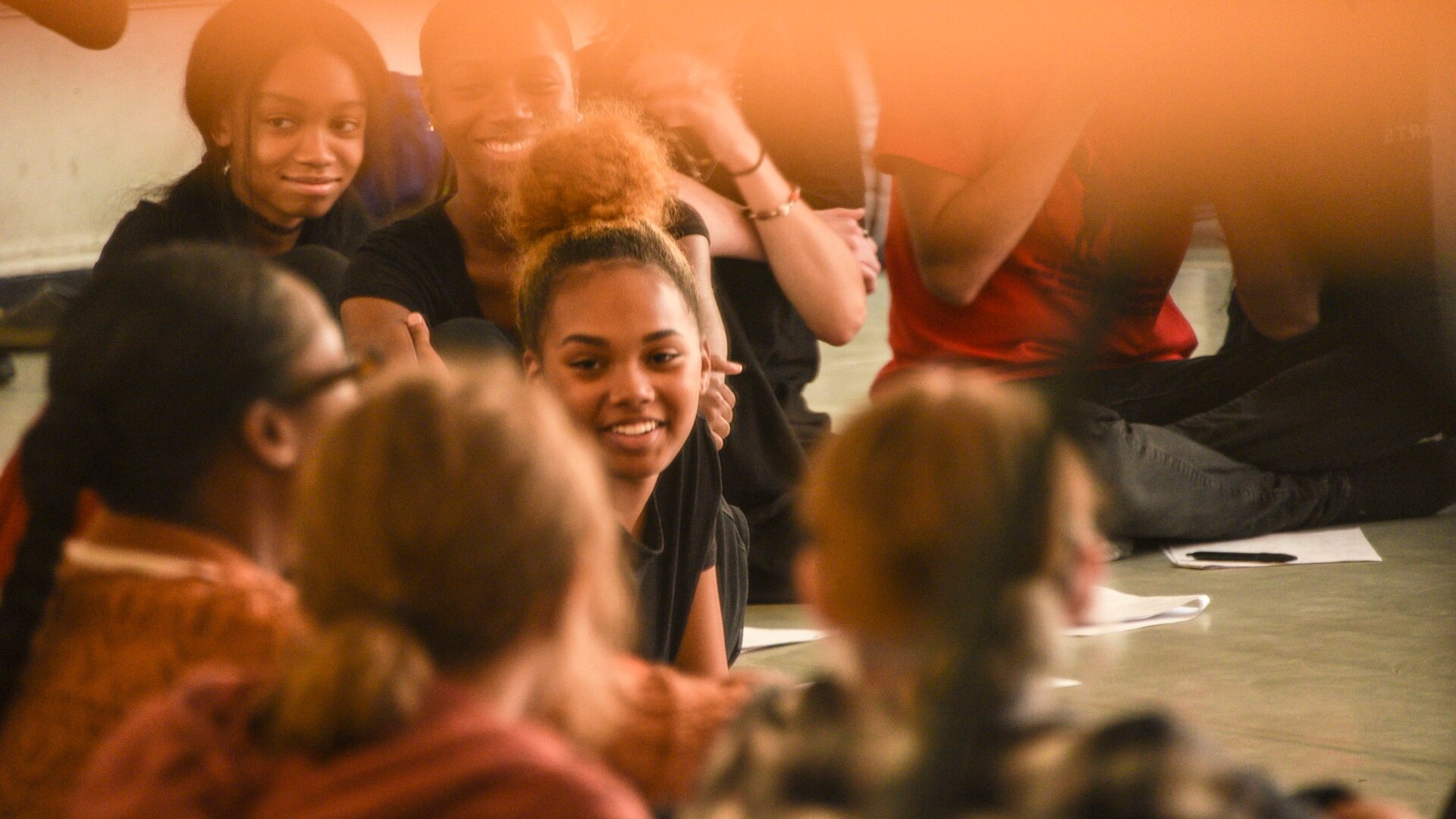 Actress Moses Ingram surprises students at Baltimore School For The Arts